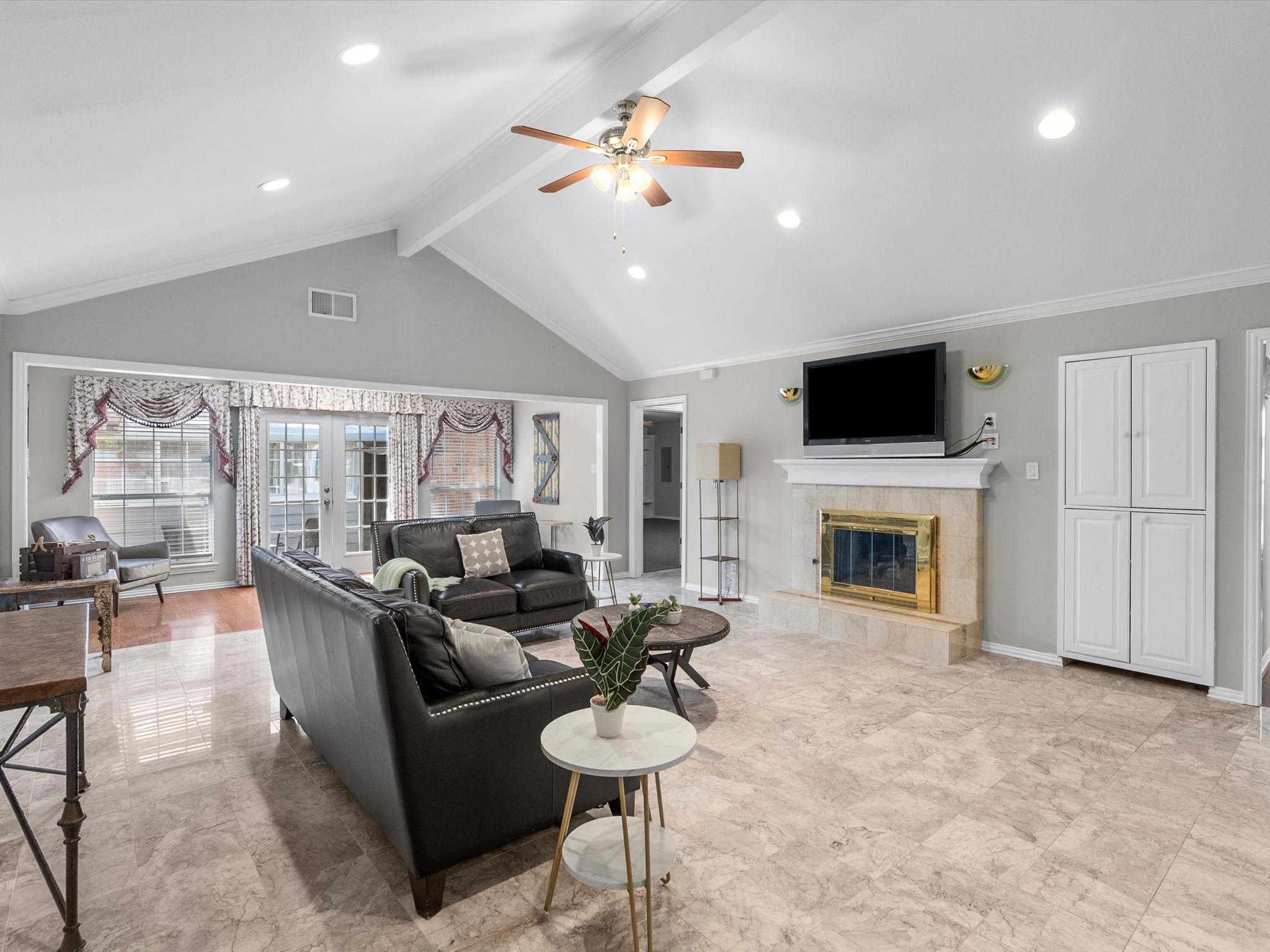 3024 Encino Drive