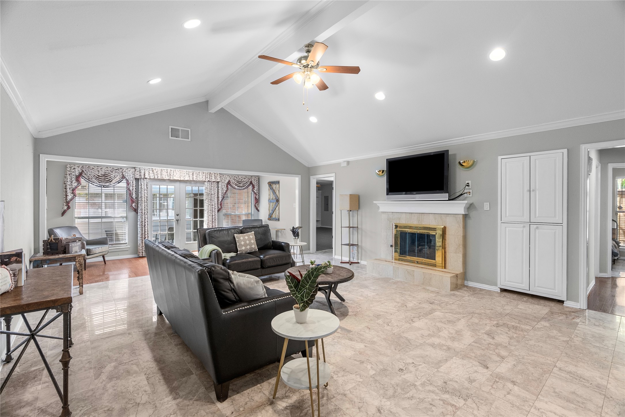 3024 Encino Drive