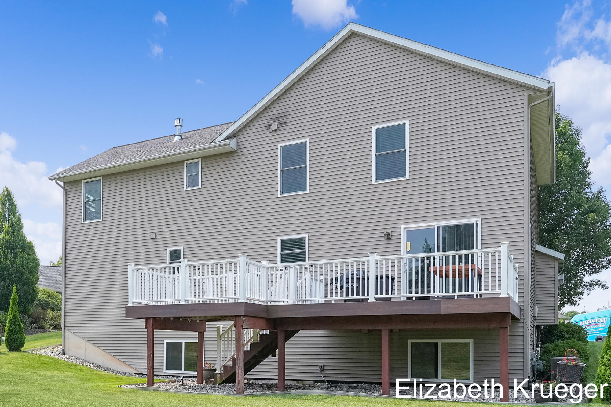 1743 Silverbow Drive SE