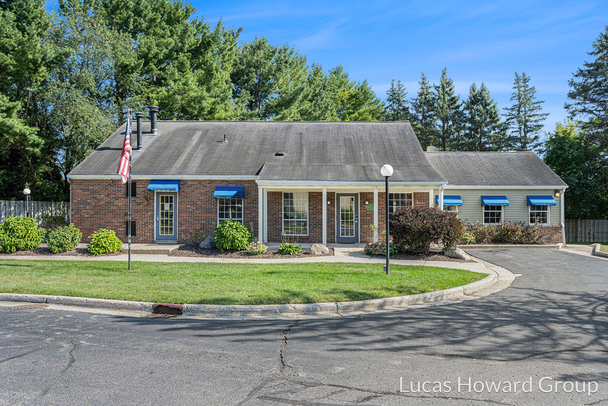 4579 Moffett Road NW