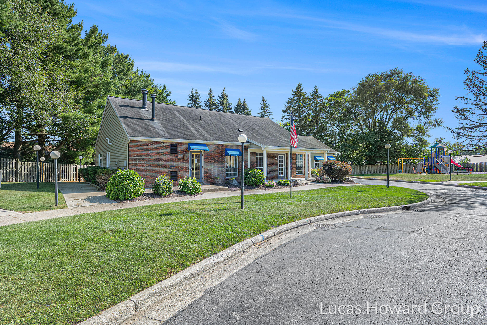 4579 Moffett Road NW