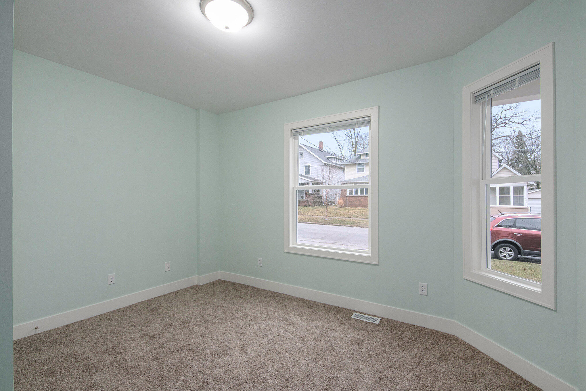 609 Lincoln Avenue NW
