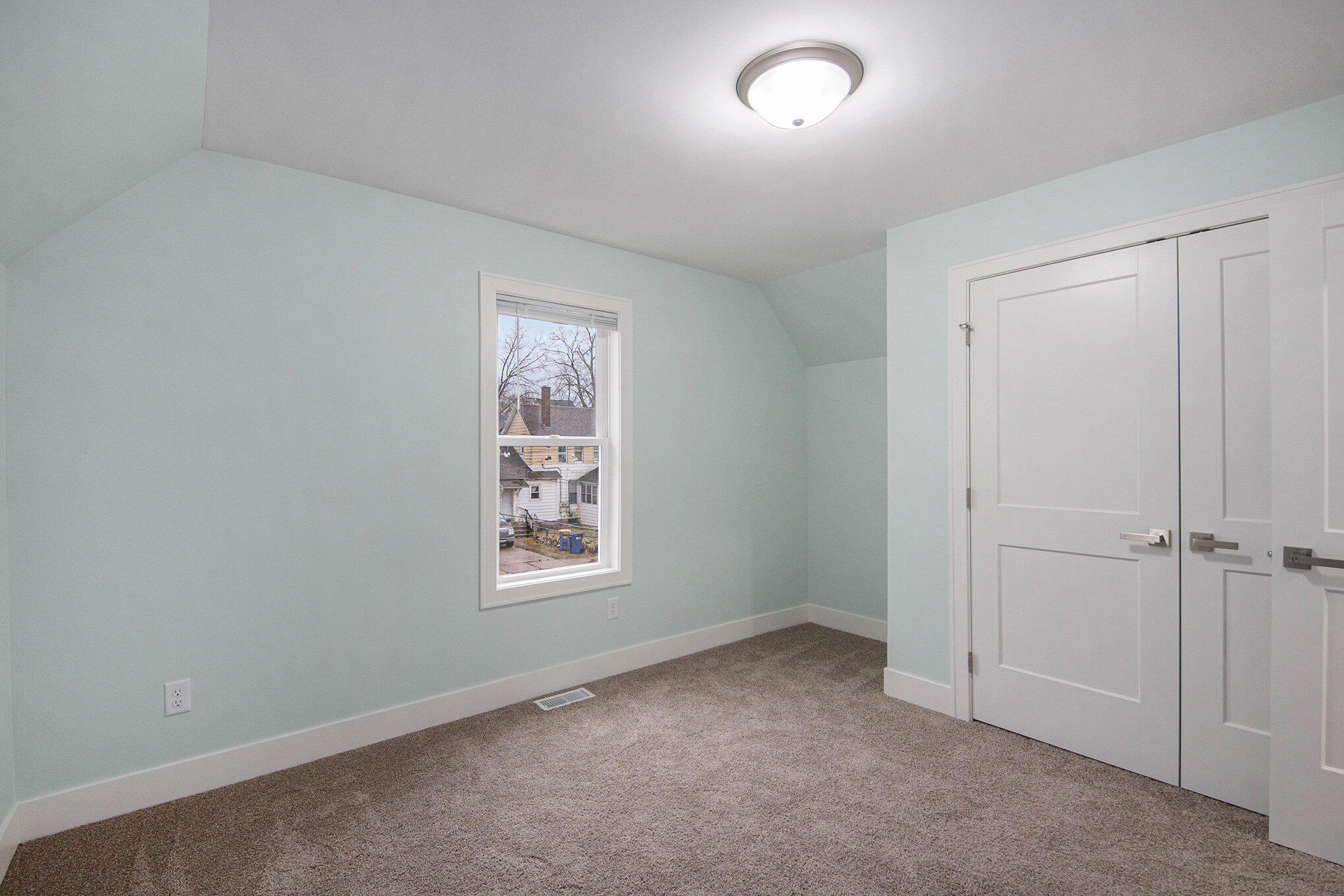 609 Lincoln Avenue NW