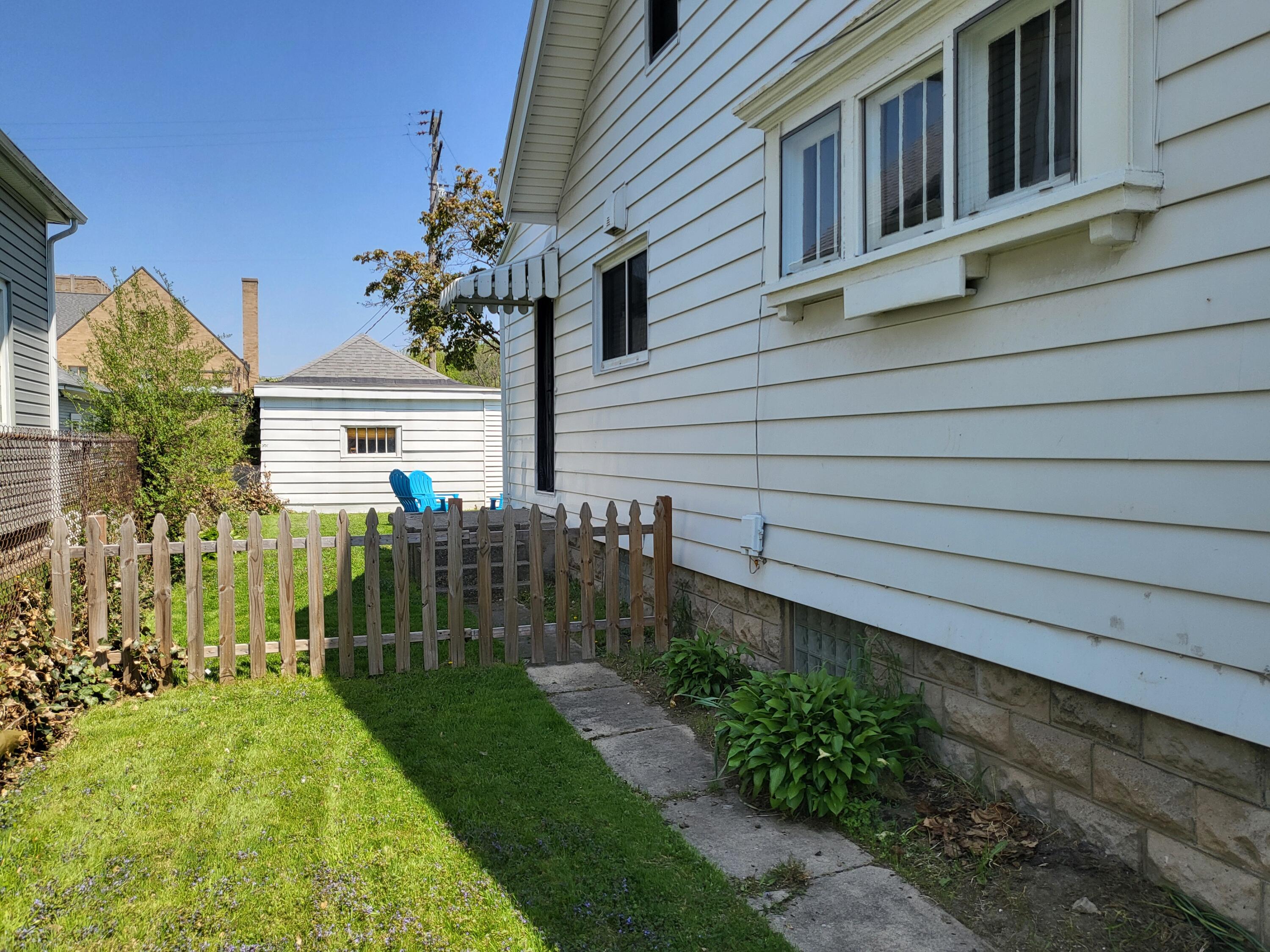 625 Leonard Street NE