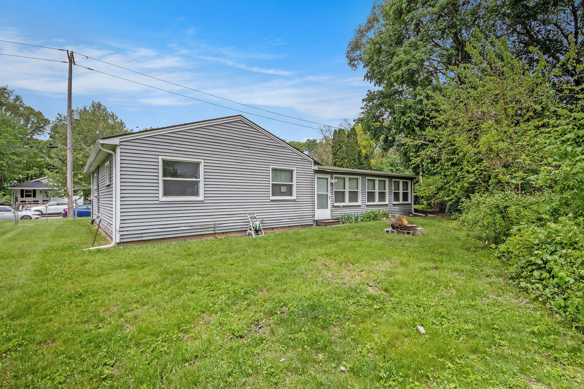 808 Woolsey Drive SW
