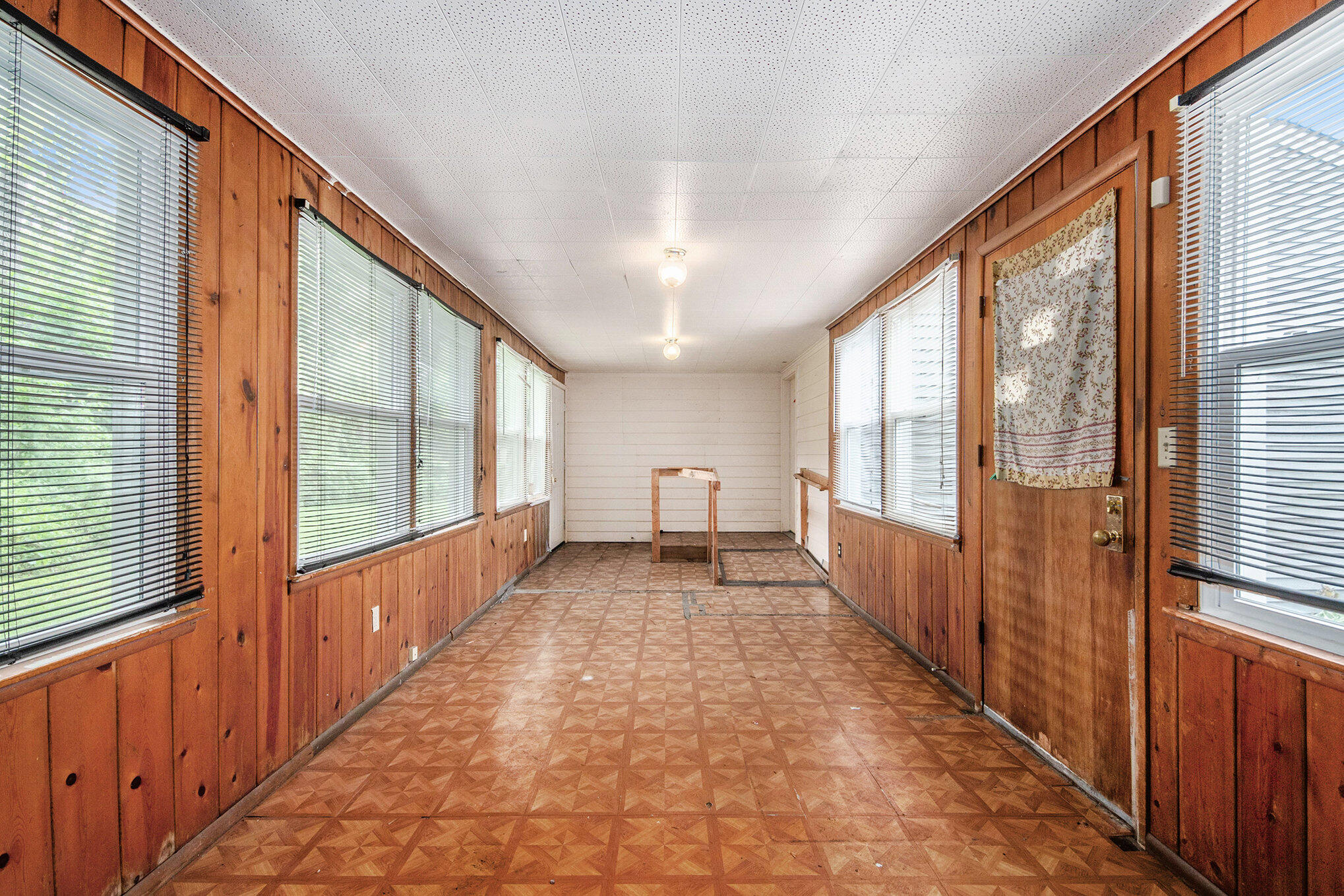 808 Woolsey Drive SW