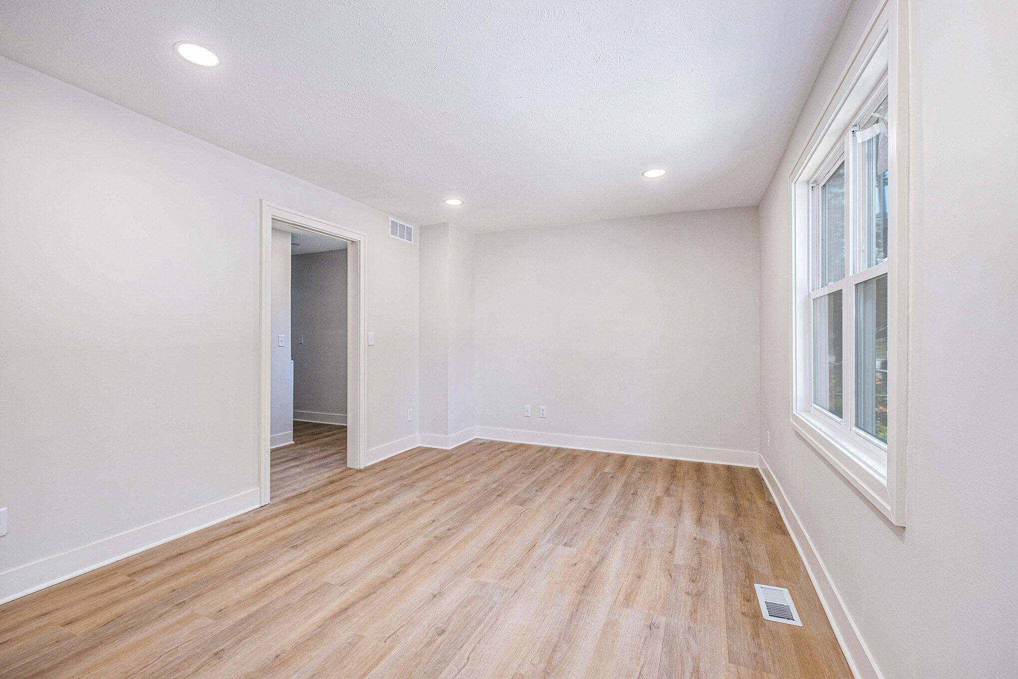 854 First Street NW
