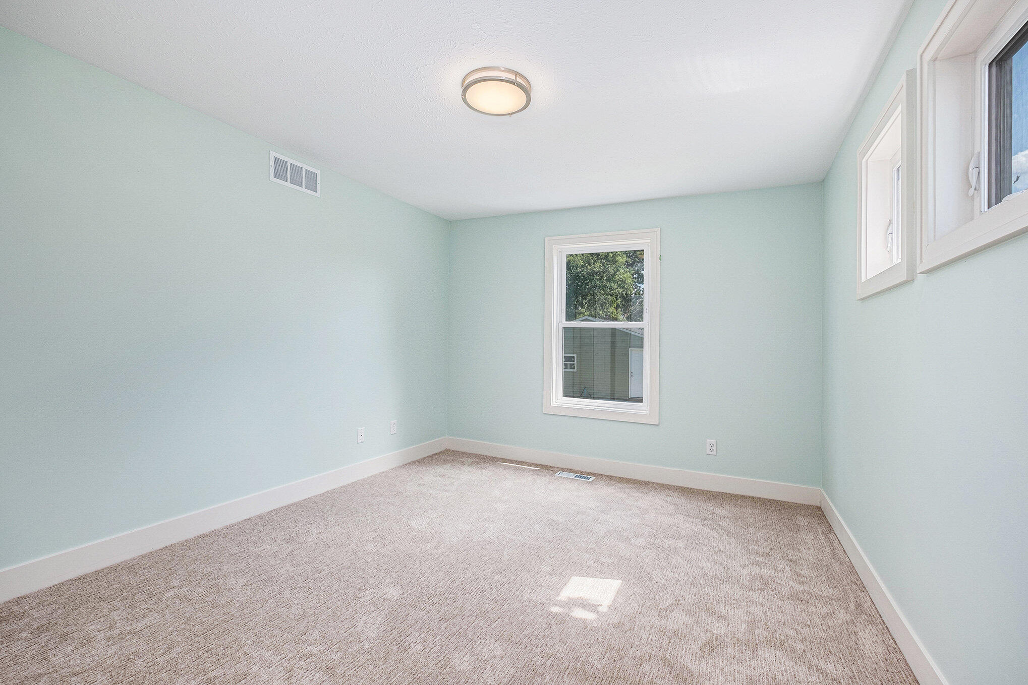 854 First Street NW