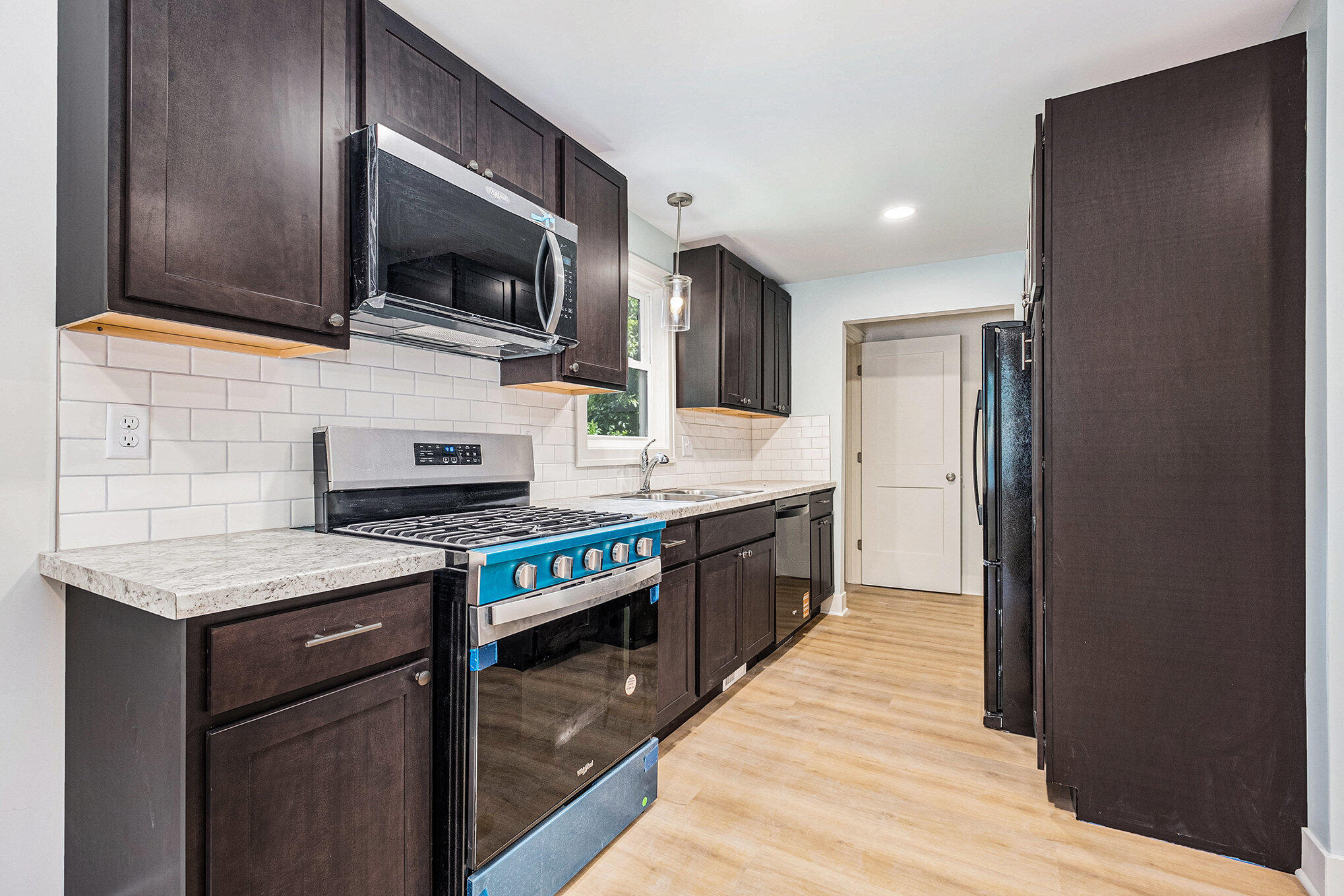 854 First Street NW