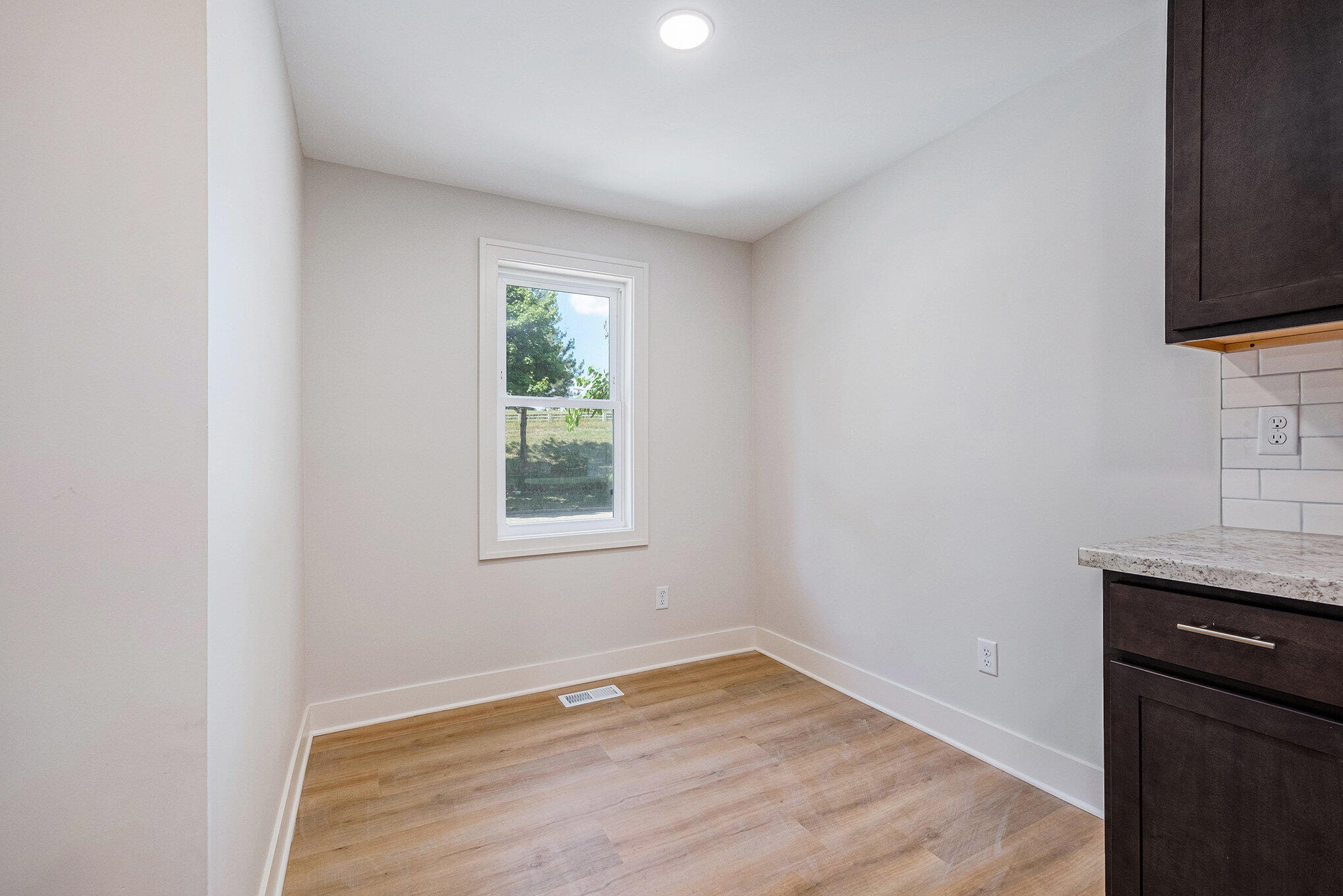 854 First Street NW