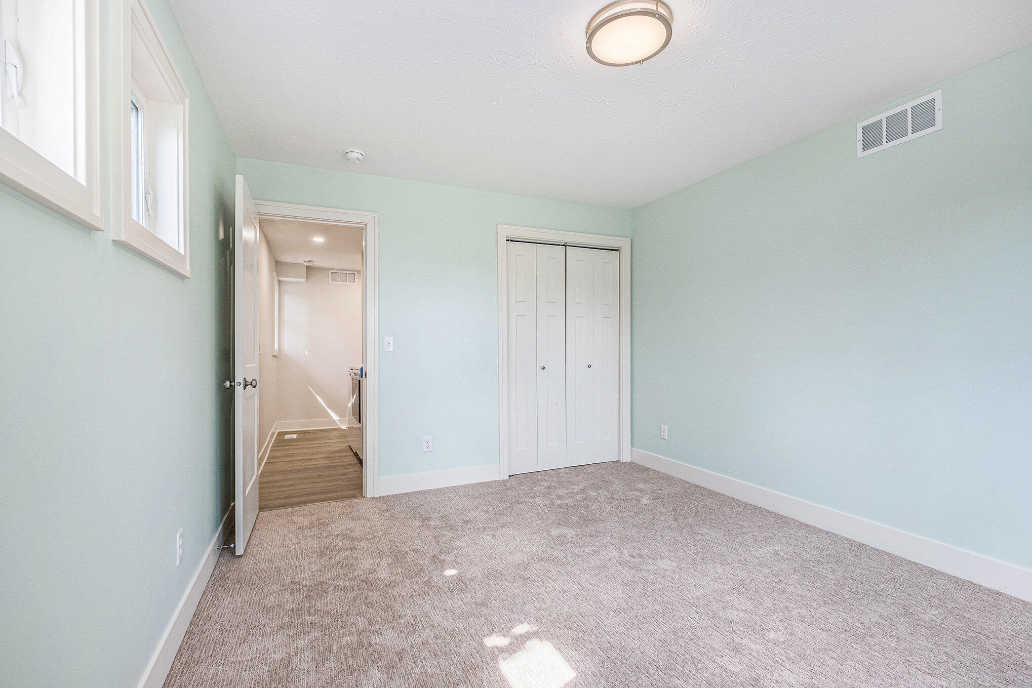 854 First Street NW
