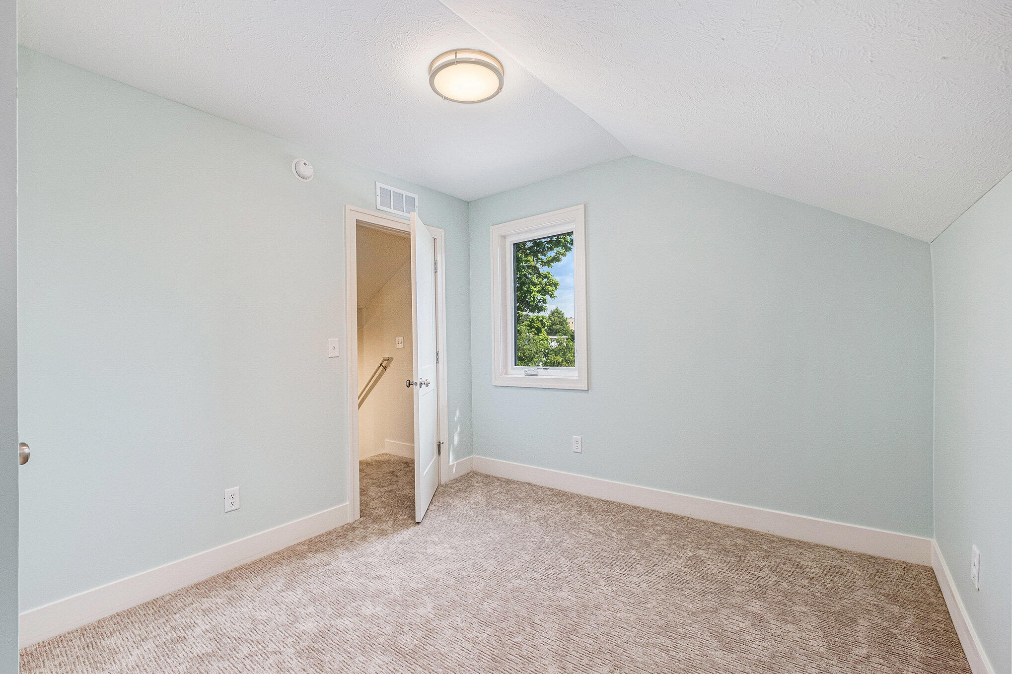 854 First Street NW