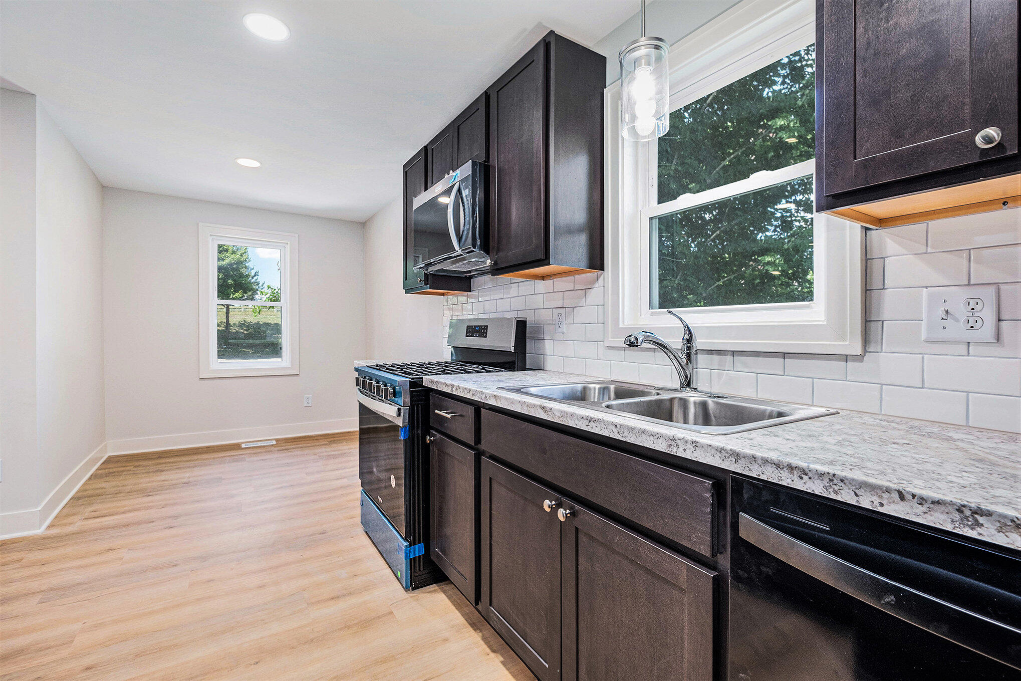 854 First Street NW
