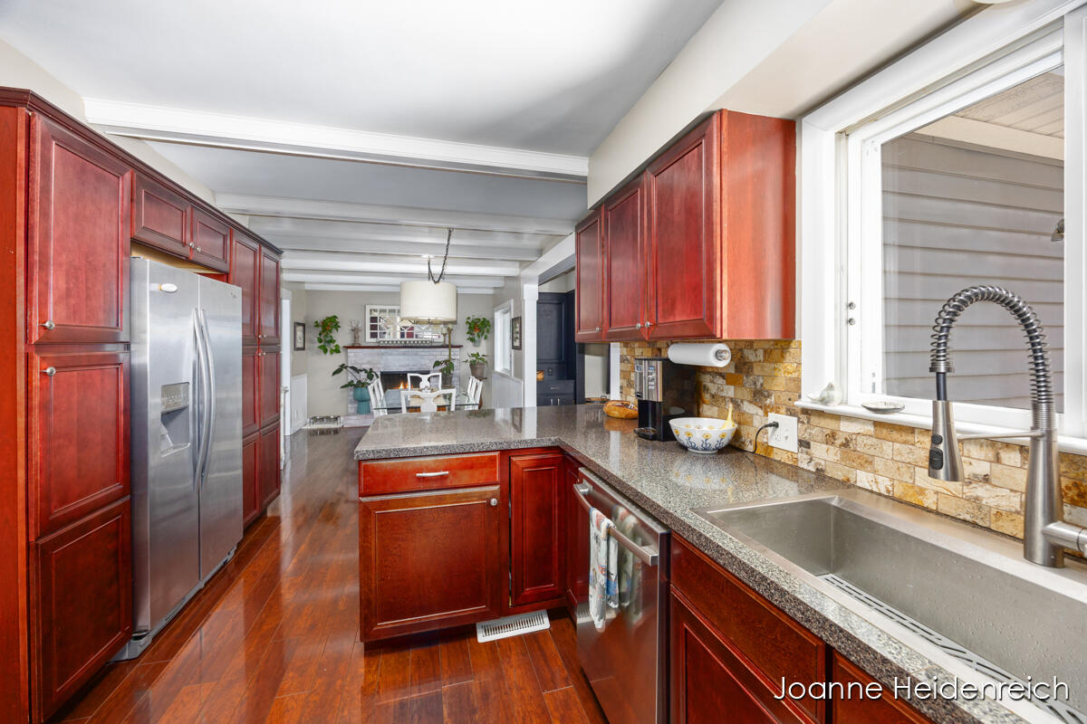 2324 Rosewood Avenue SE