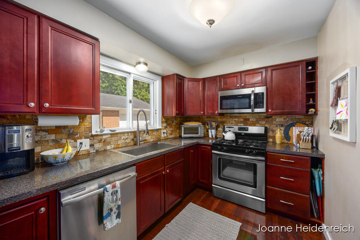 2324 Rosewood Avenue SE