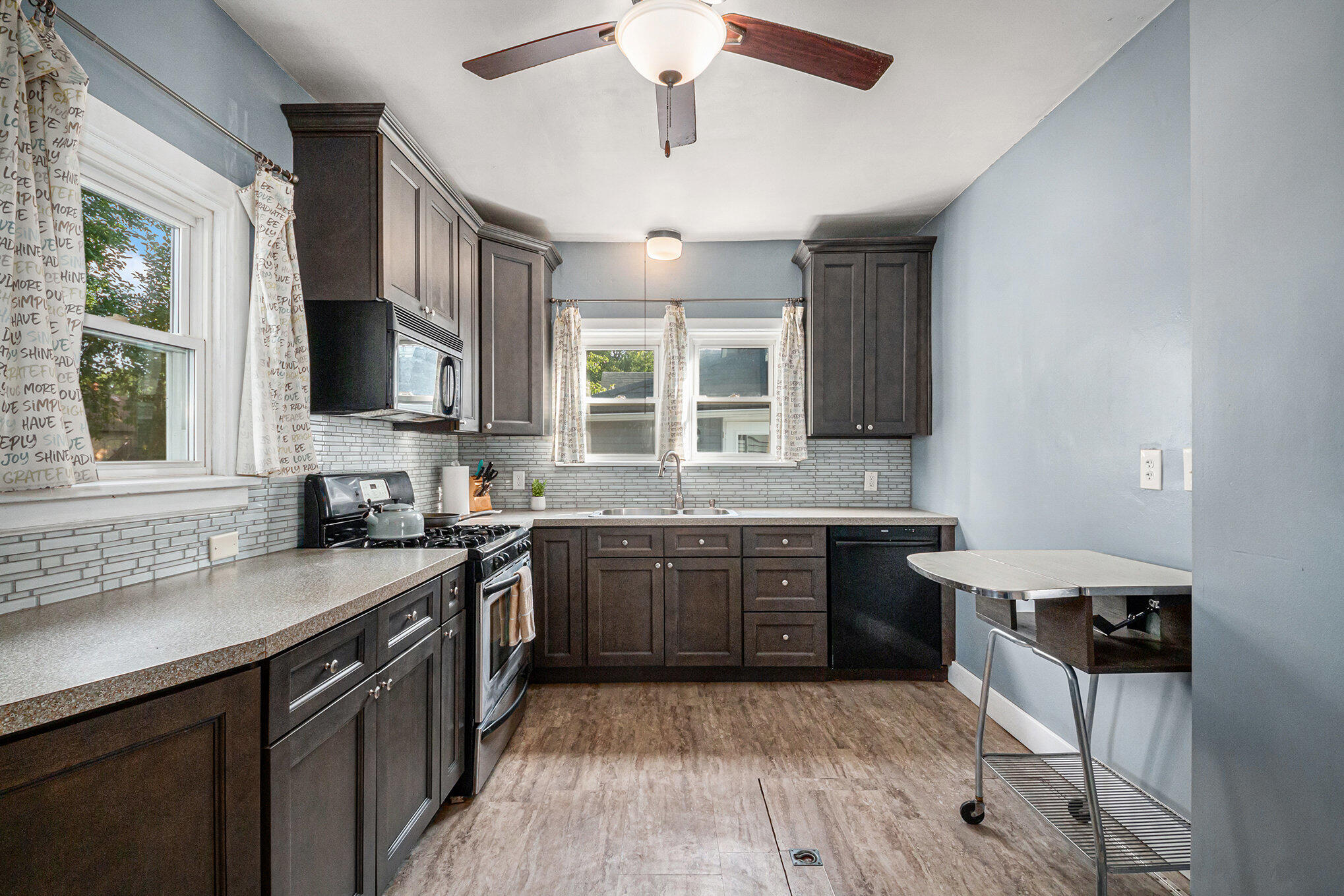 318 Hogadone Avenue SW