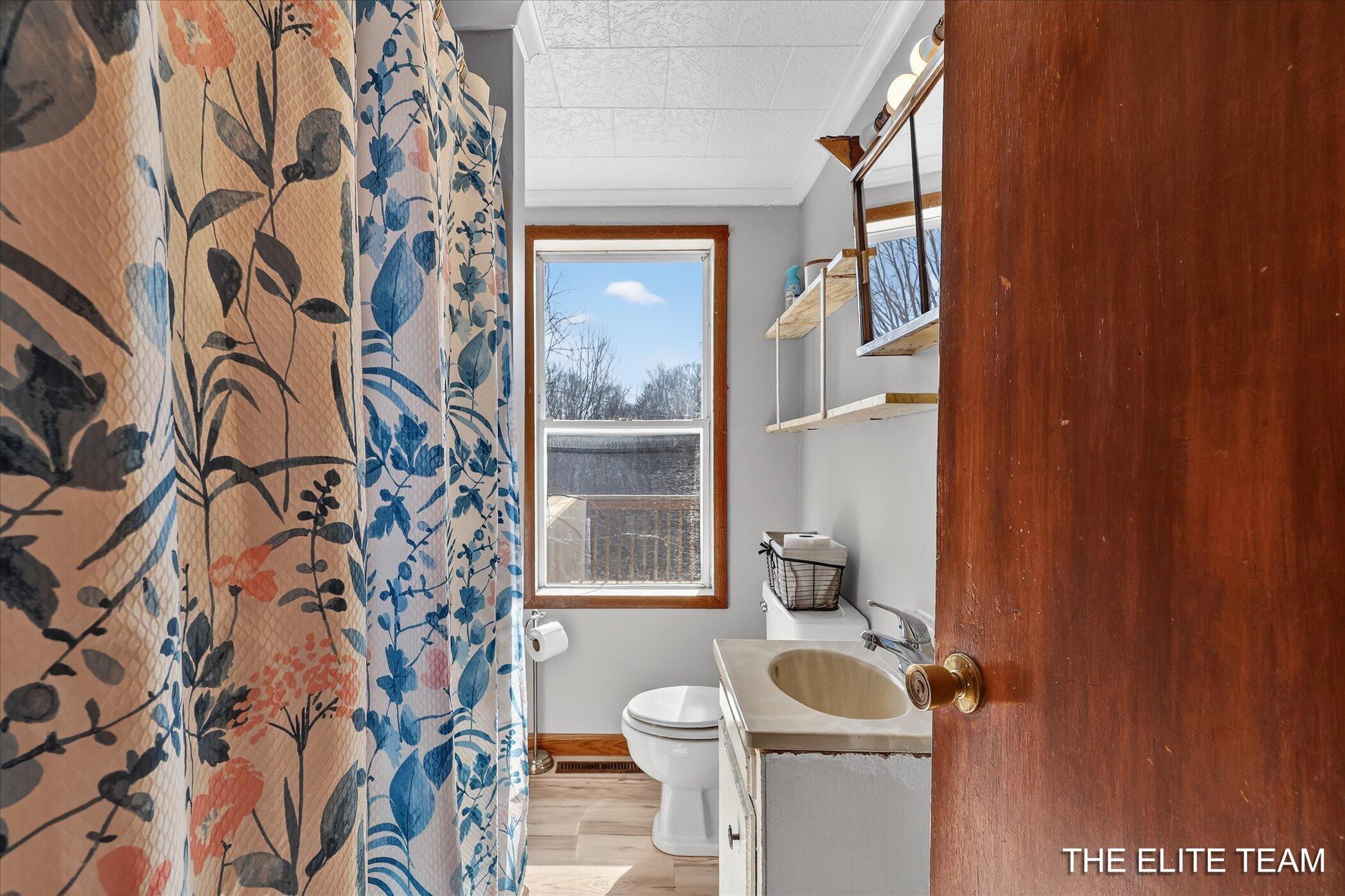 343 W Long Lake Road