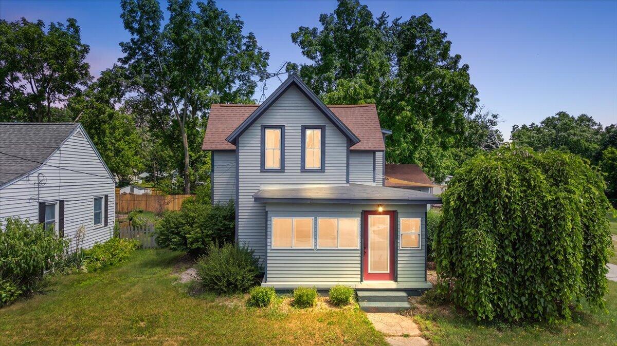 903 Cogswell Street NW