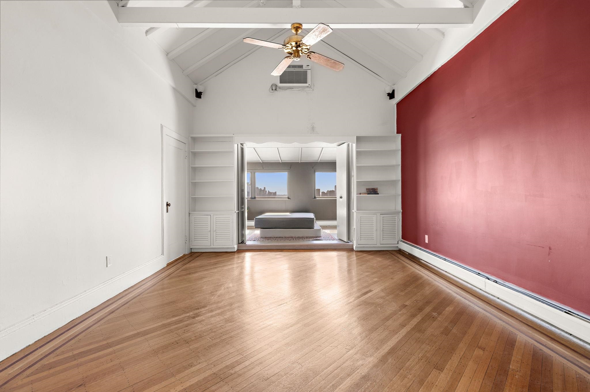 320-324 MOUNTAIN RD