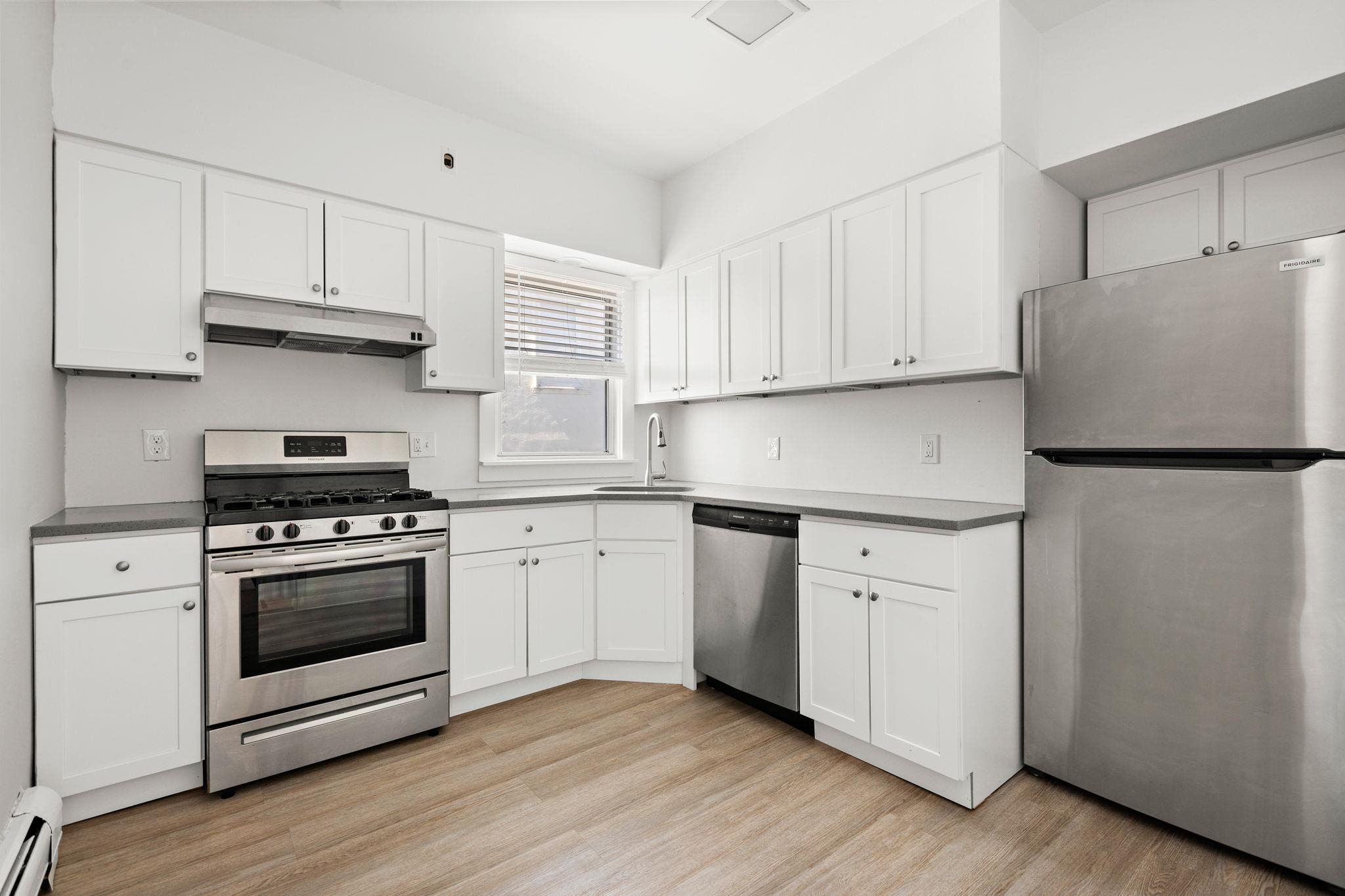 320-324 MOUNTAIN RD