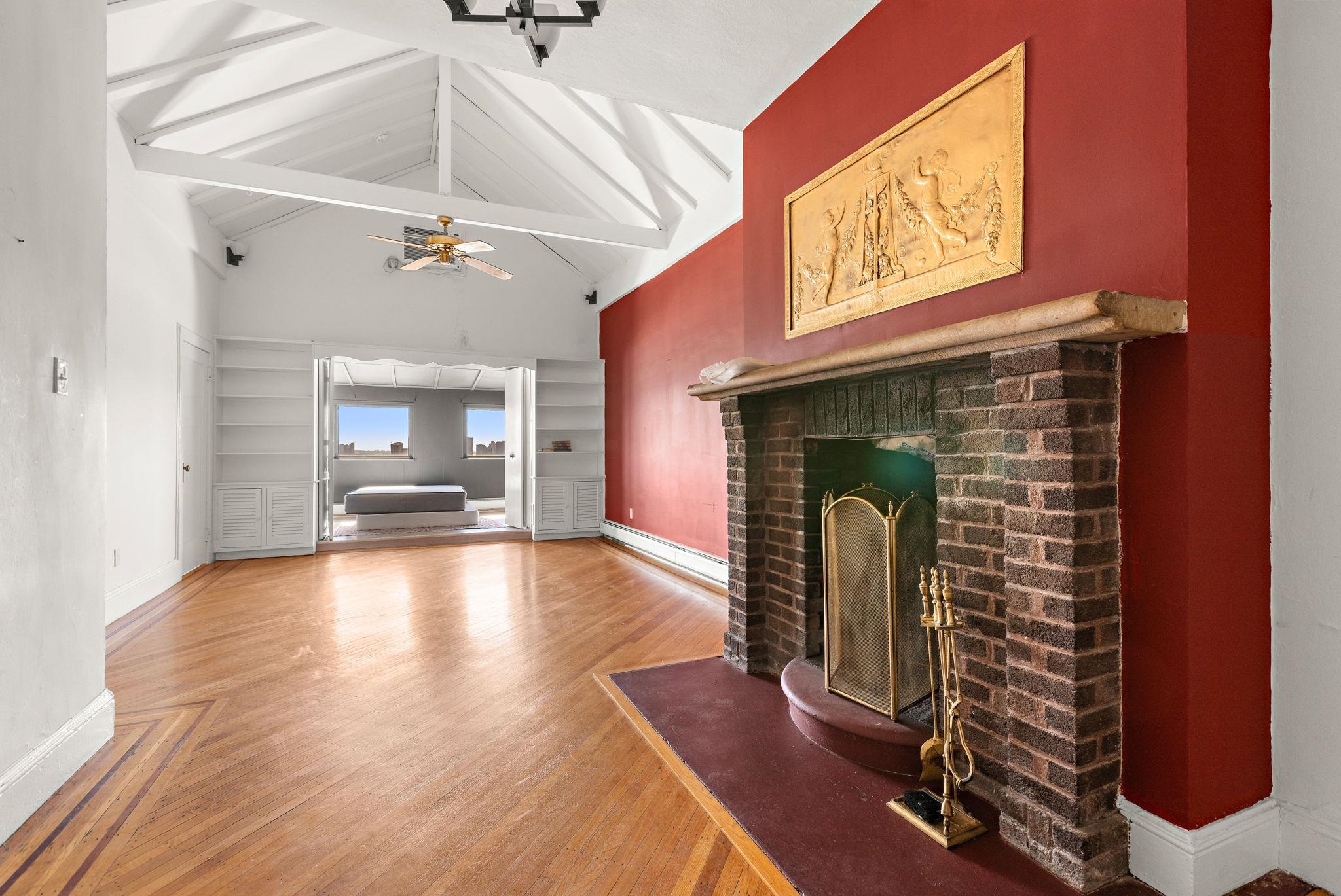 320-324 MOUNTAIN RD