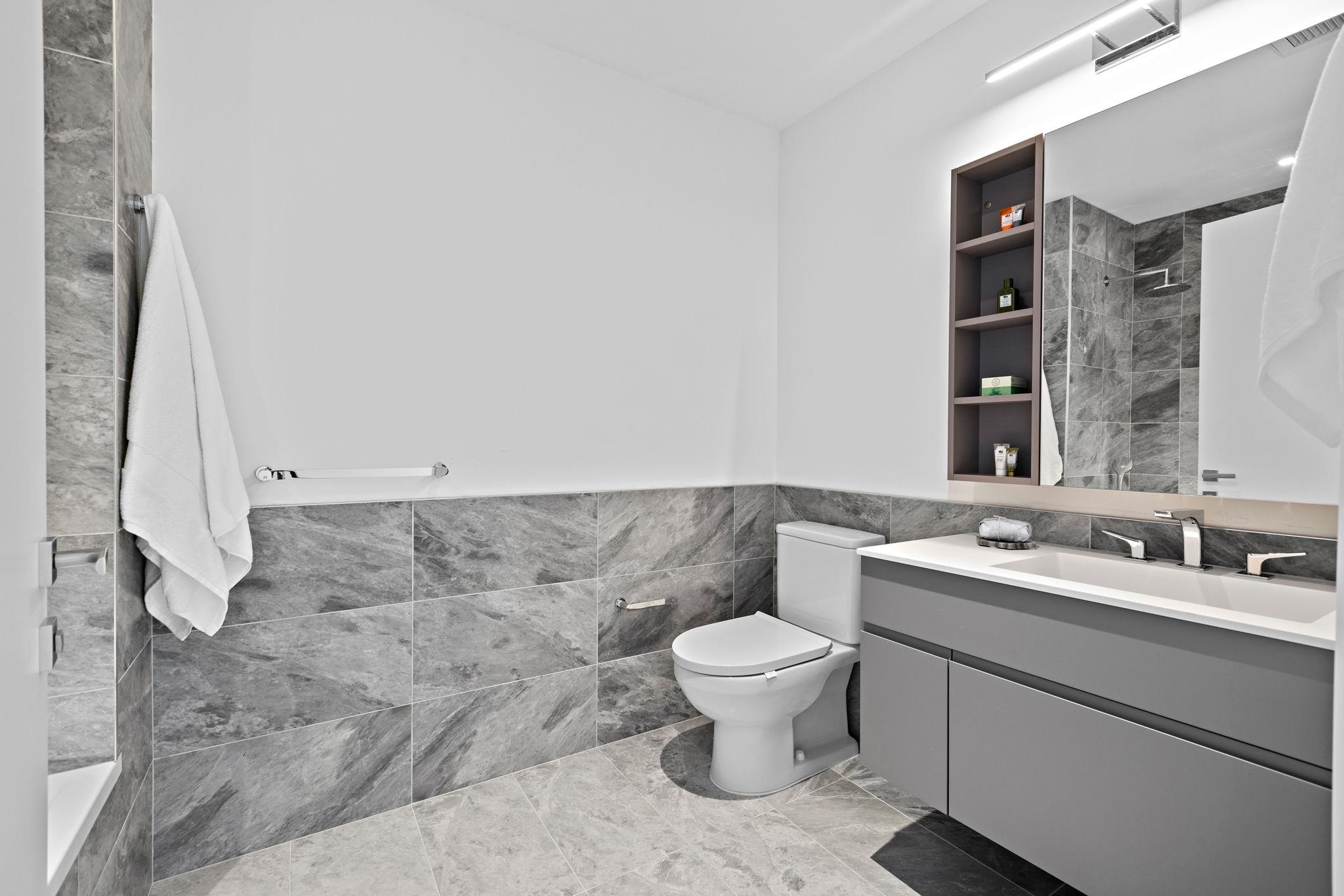 43 PROVOST ST Unit: 8M