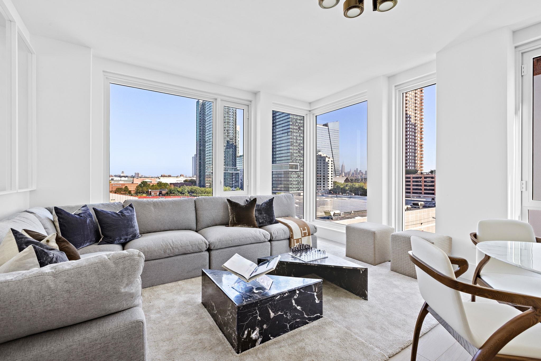 43 PROVOST ST Unit: 8M