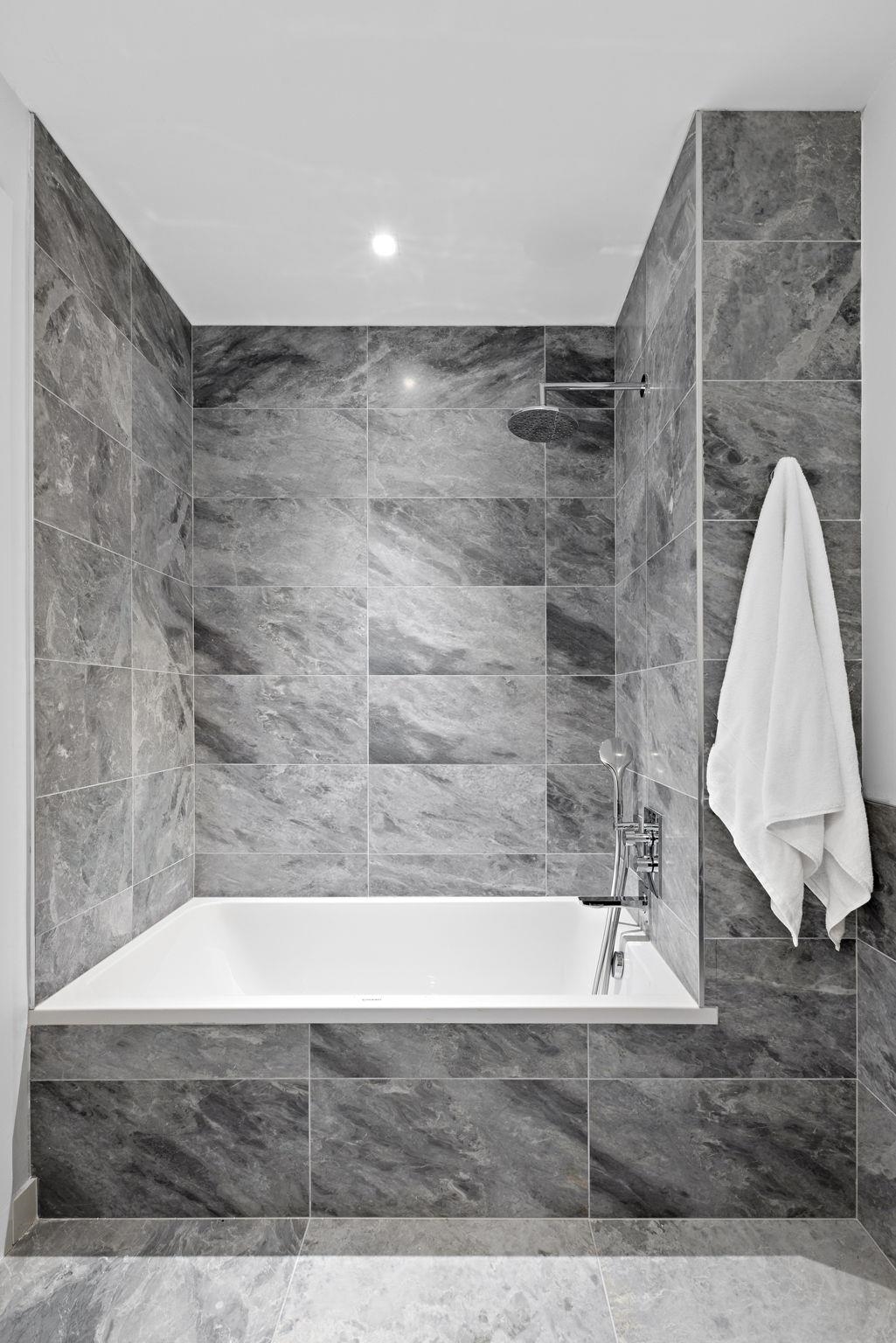 43 PROVOST ST Unit: 8M