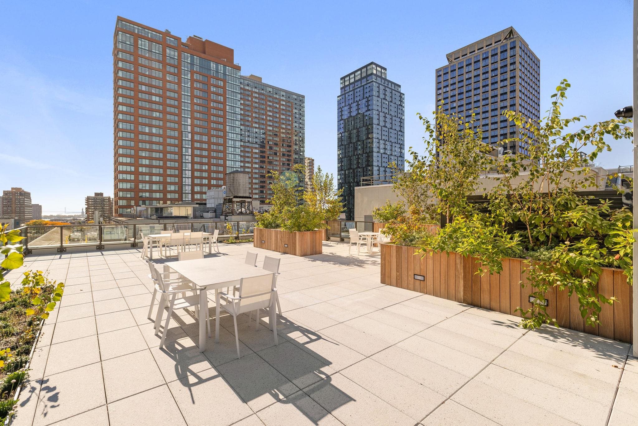 43 PROVOST ST Unit: 9N
