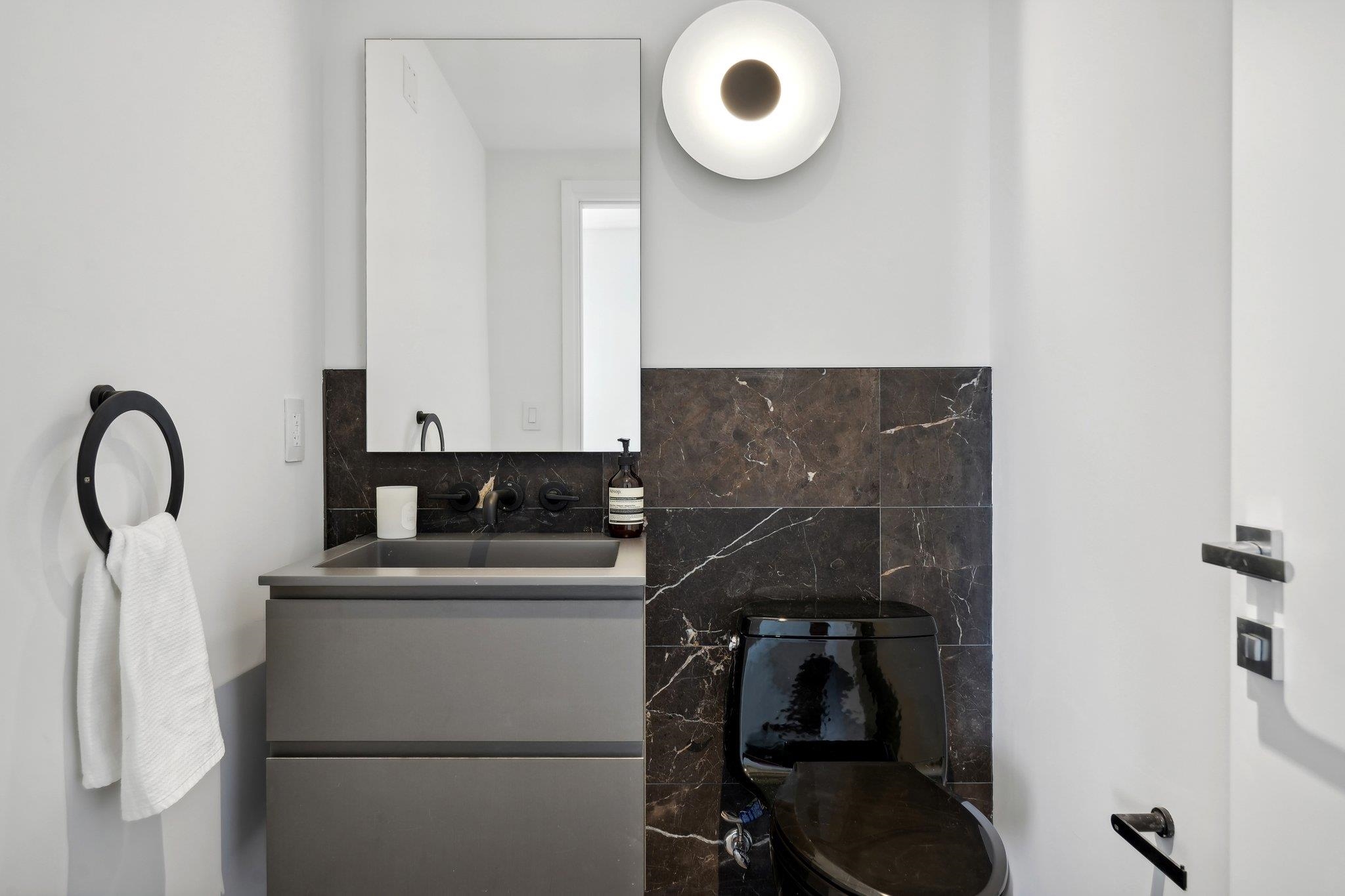 43 PROVOST ST Unit: 9N