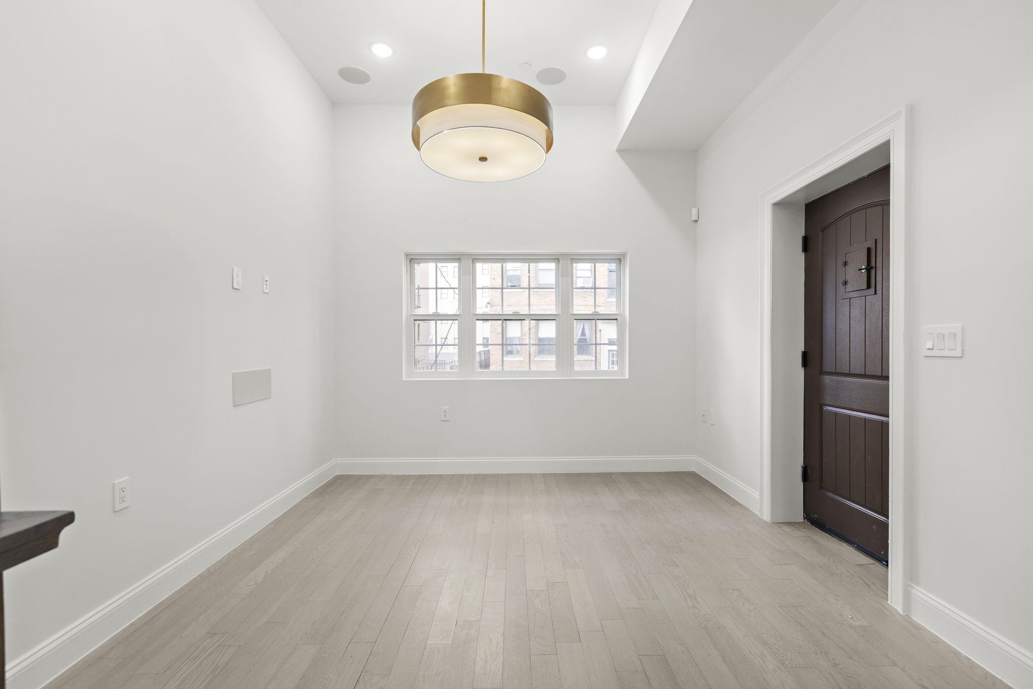 133 CLIFTON PL Unit: TH3