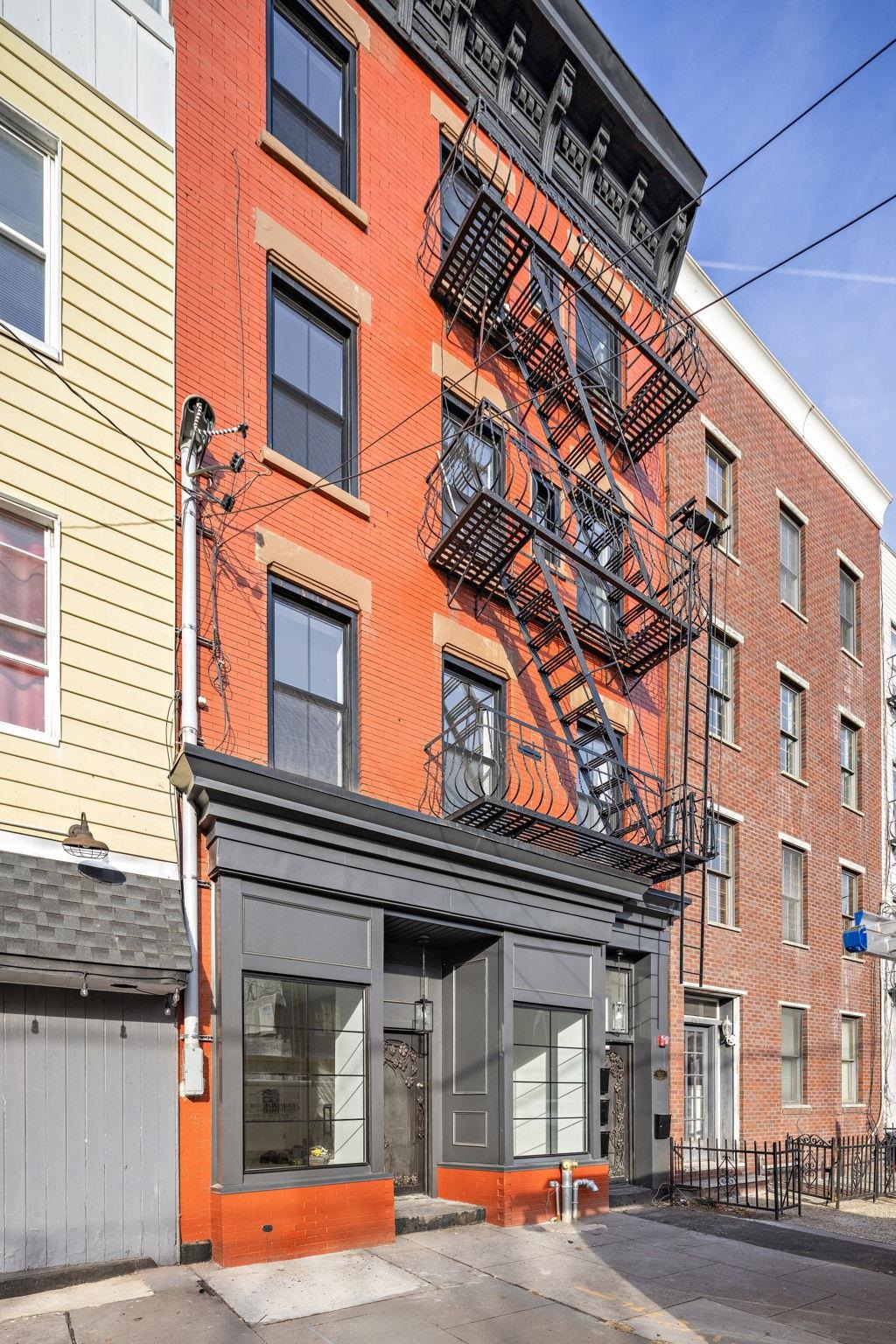 322 3RD ST Unit: 3