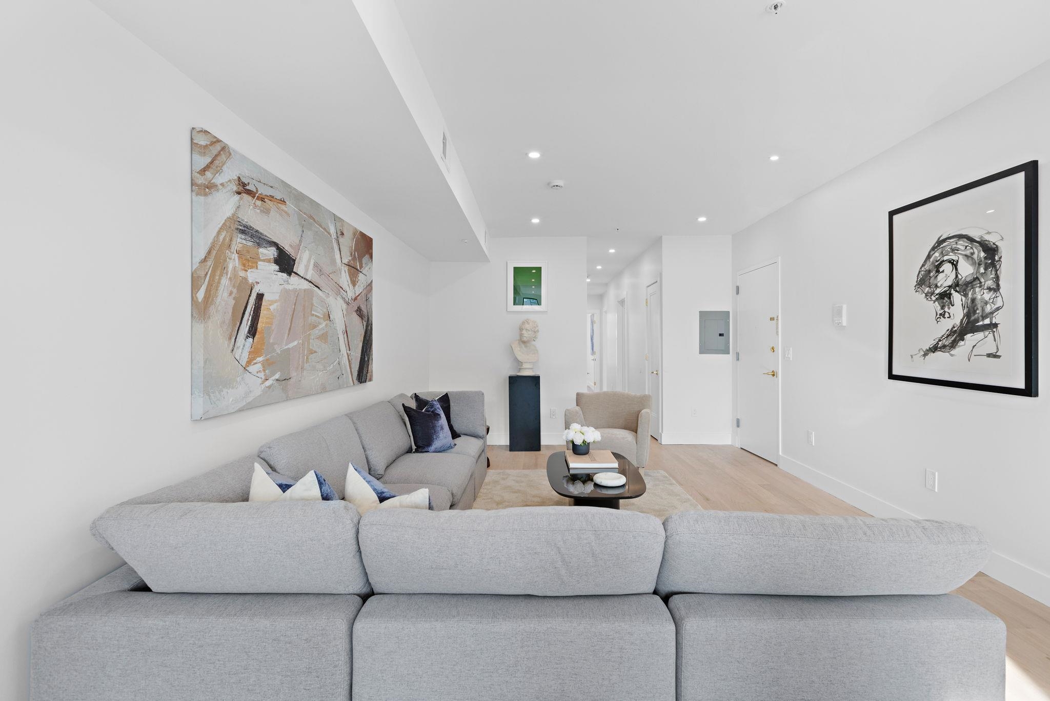 322 3RD ST Unit: 3