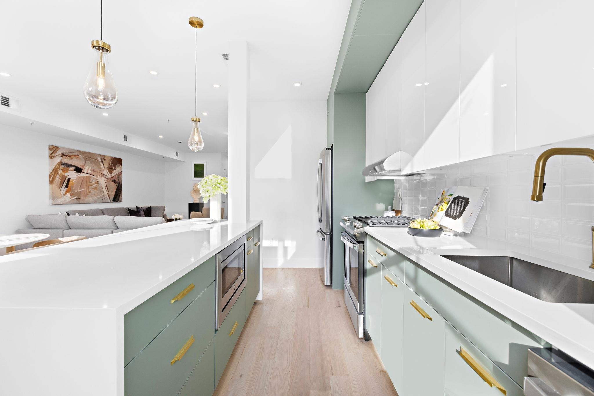 322 3RD ST Unit: 3