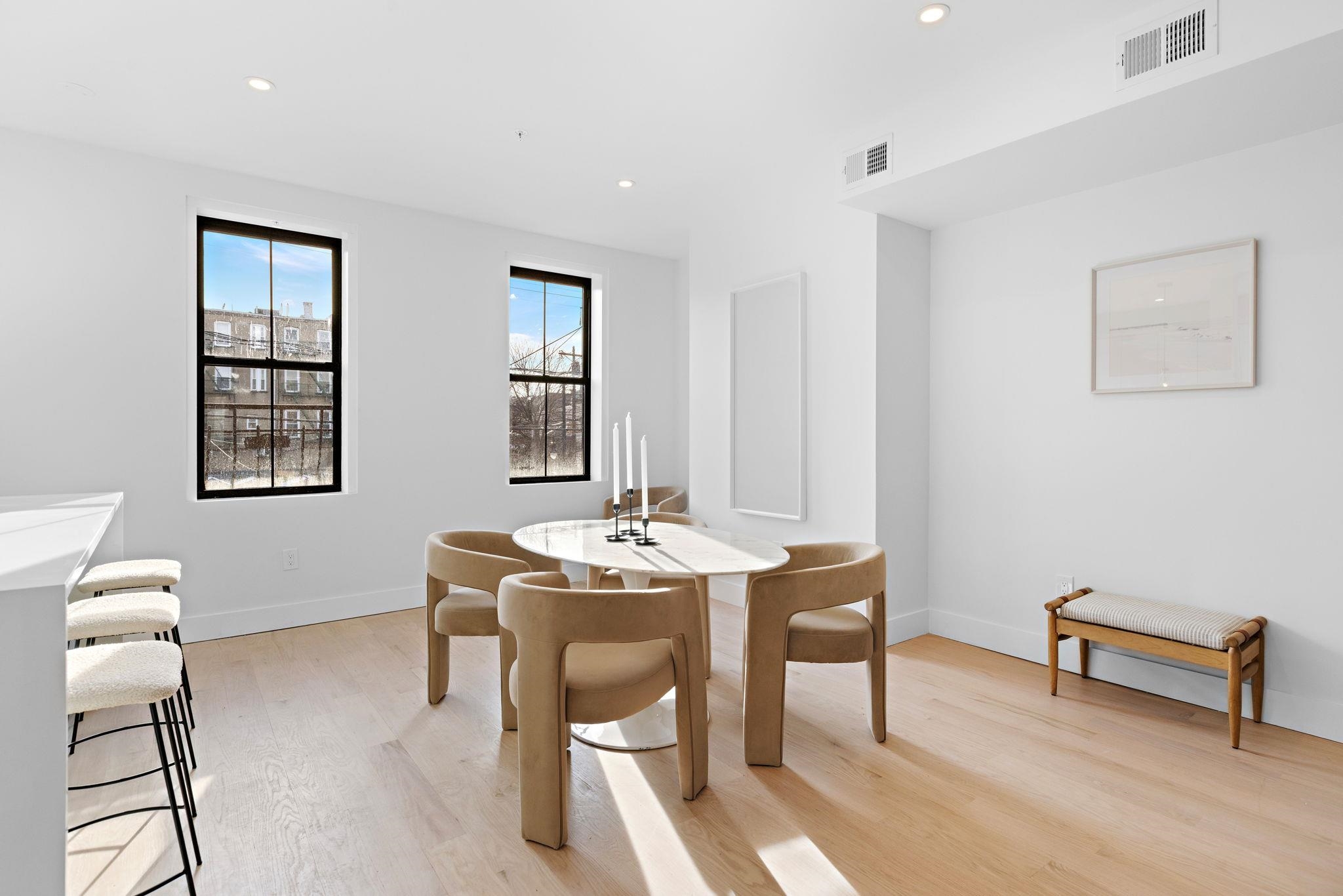 322 3RD ST Unit: 3