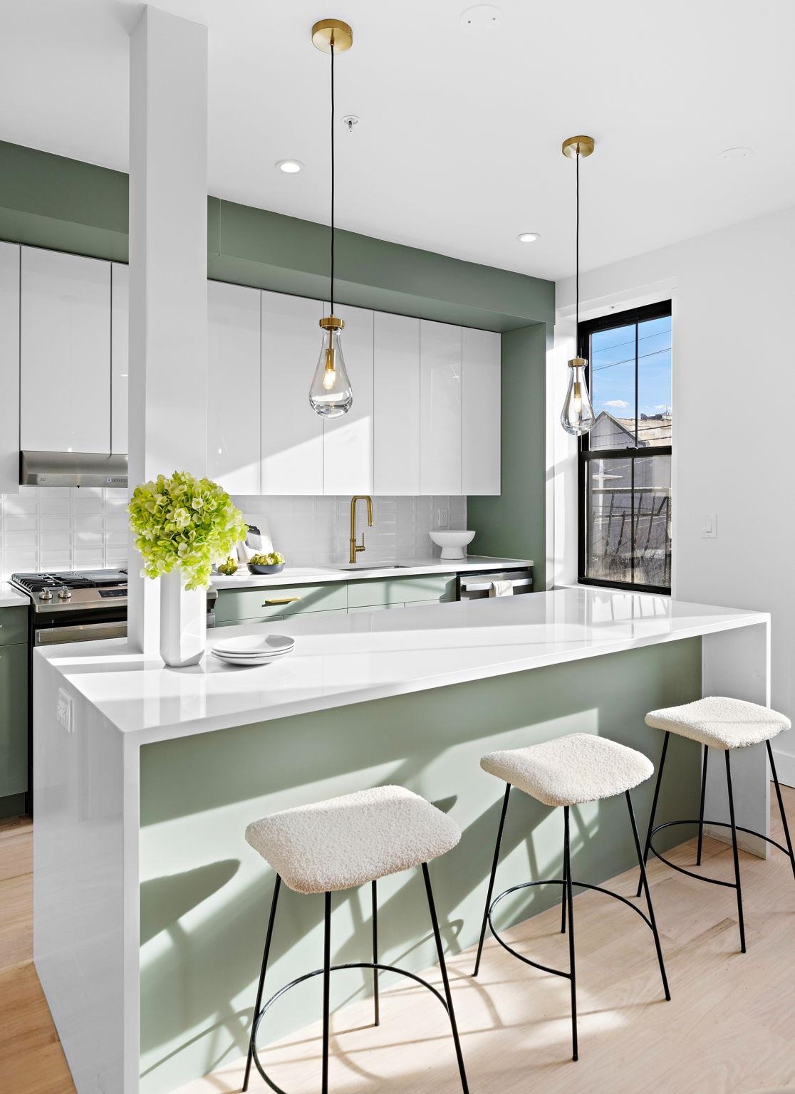 322 3RD ST Unit: 3