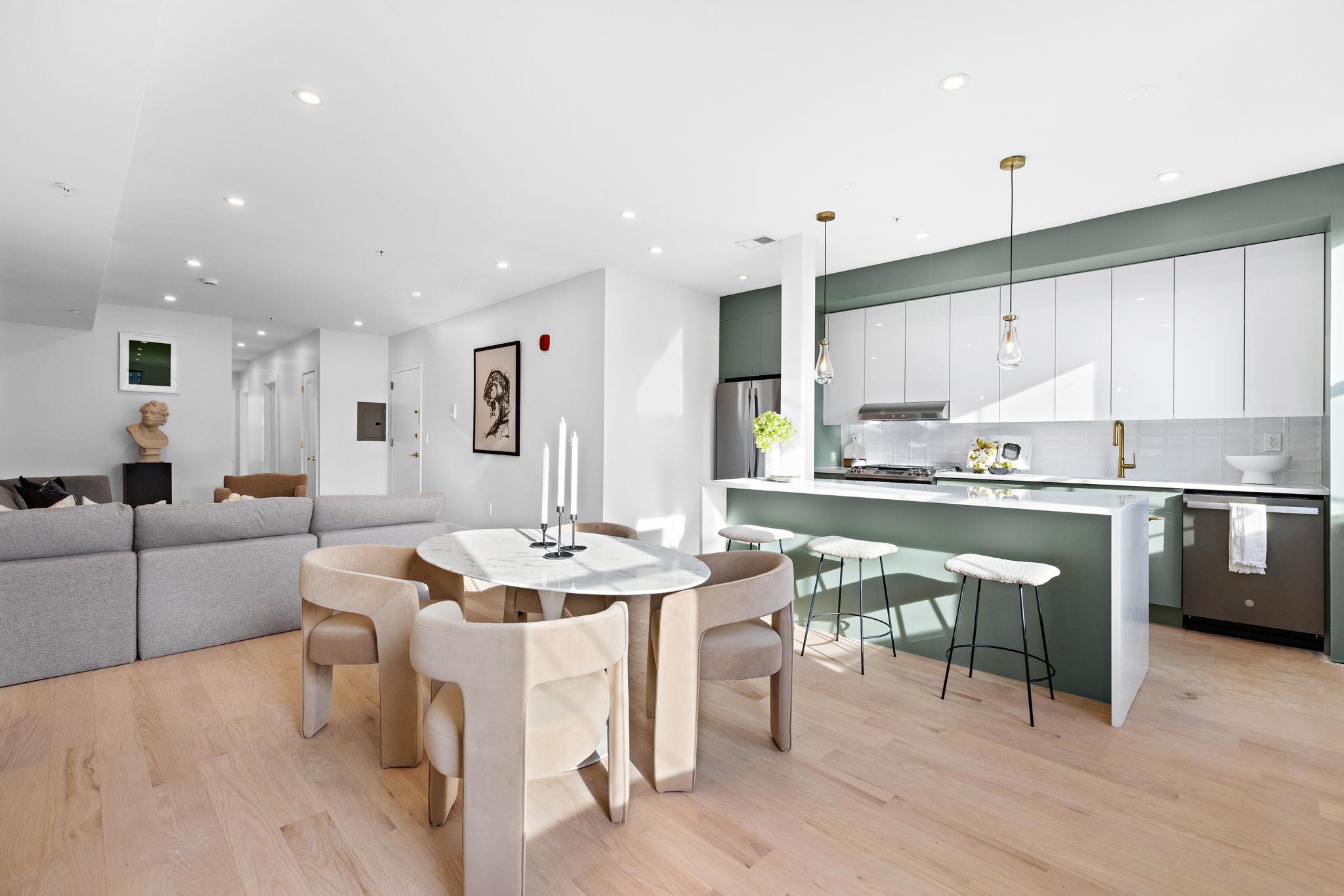 322 3RD ST Unit: 3