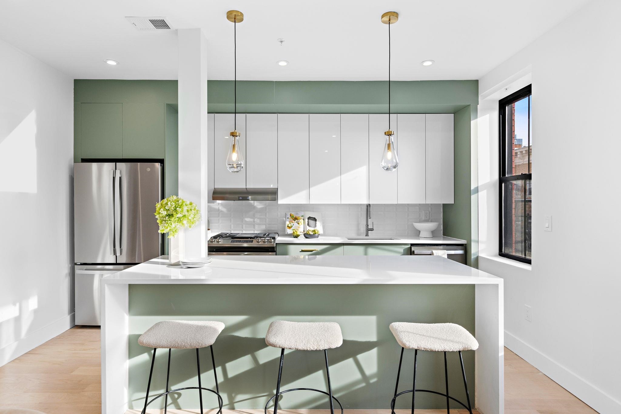 322 3RD ST Unit: 3