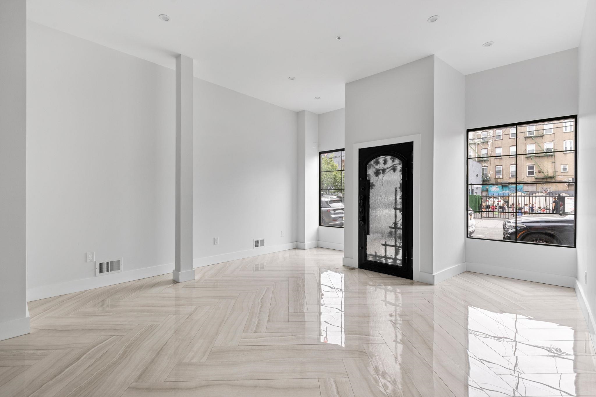322 3RD ST Unit: 1