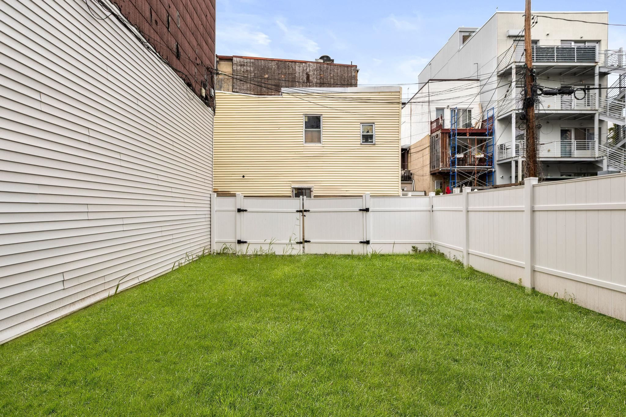 322 3RD ST Unit: A