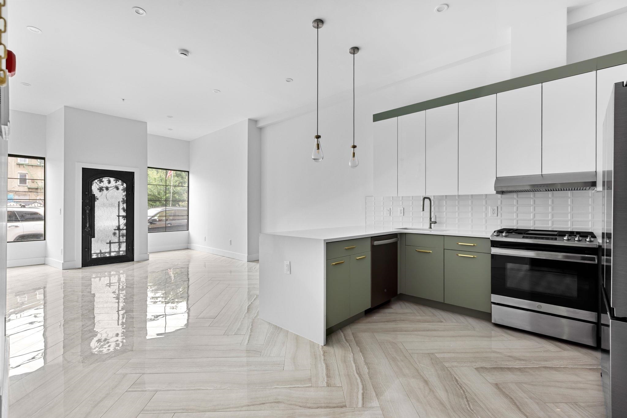 322 3RD ST Unit: A