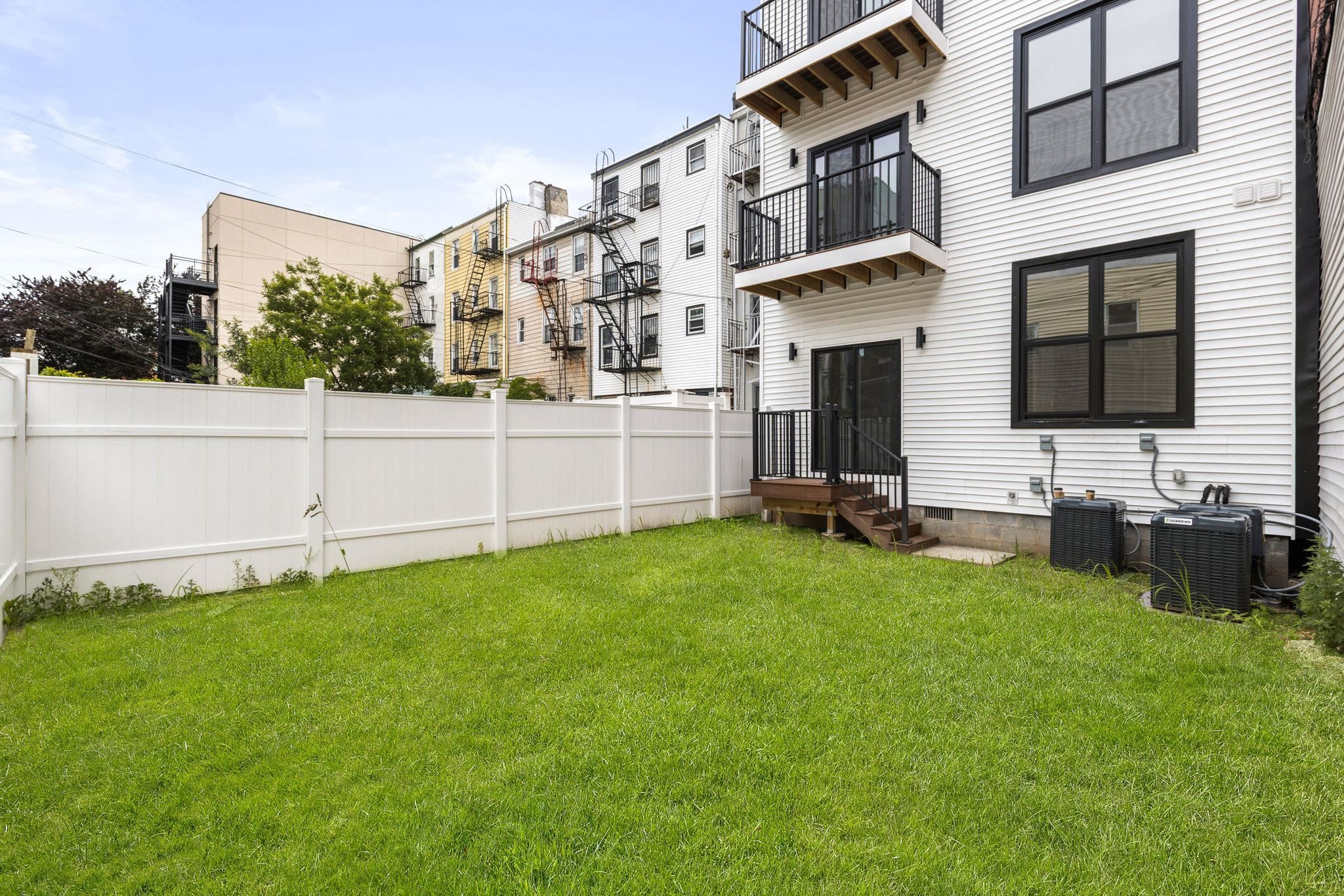 322 3RD ST Unit: A