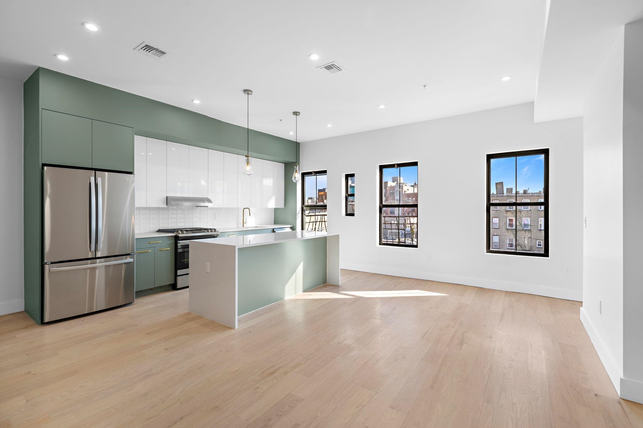 322 3RD ST Unit: D
