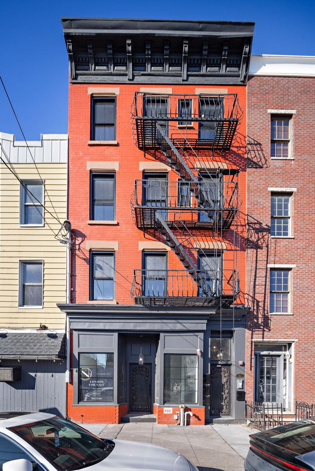 322 3RD ST Unit: D