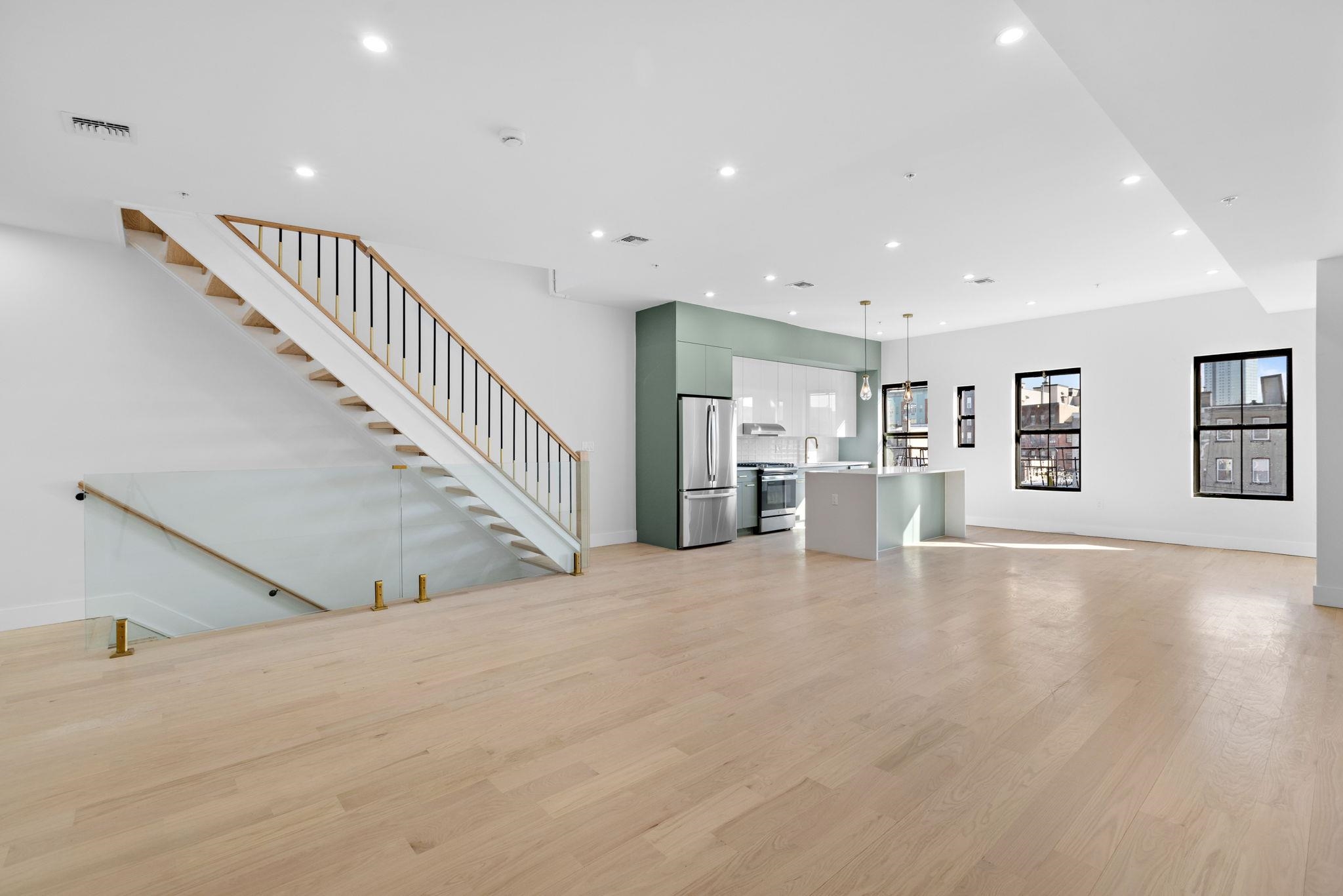 322 3RD ST Unit: D