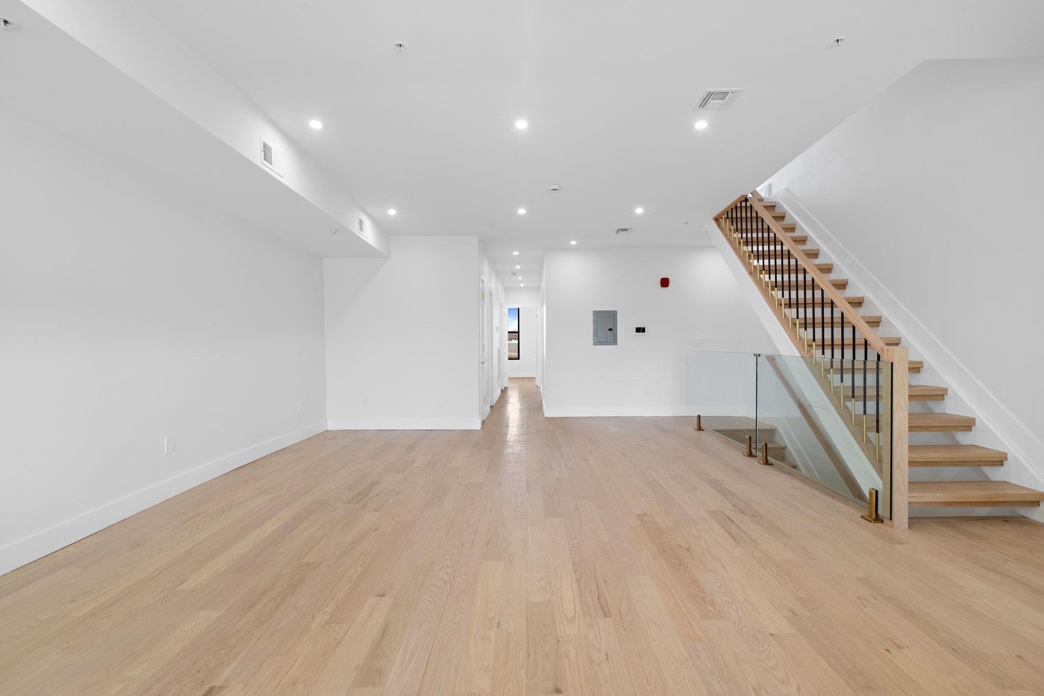 322 3RD ST Unit: D