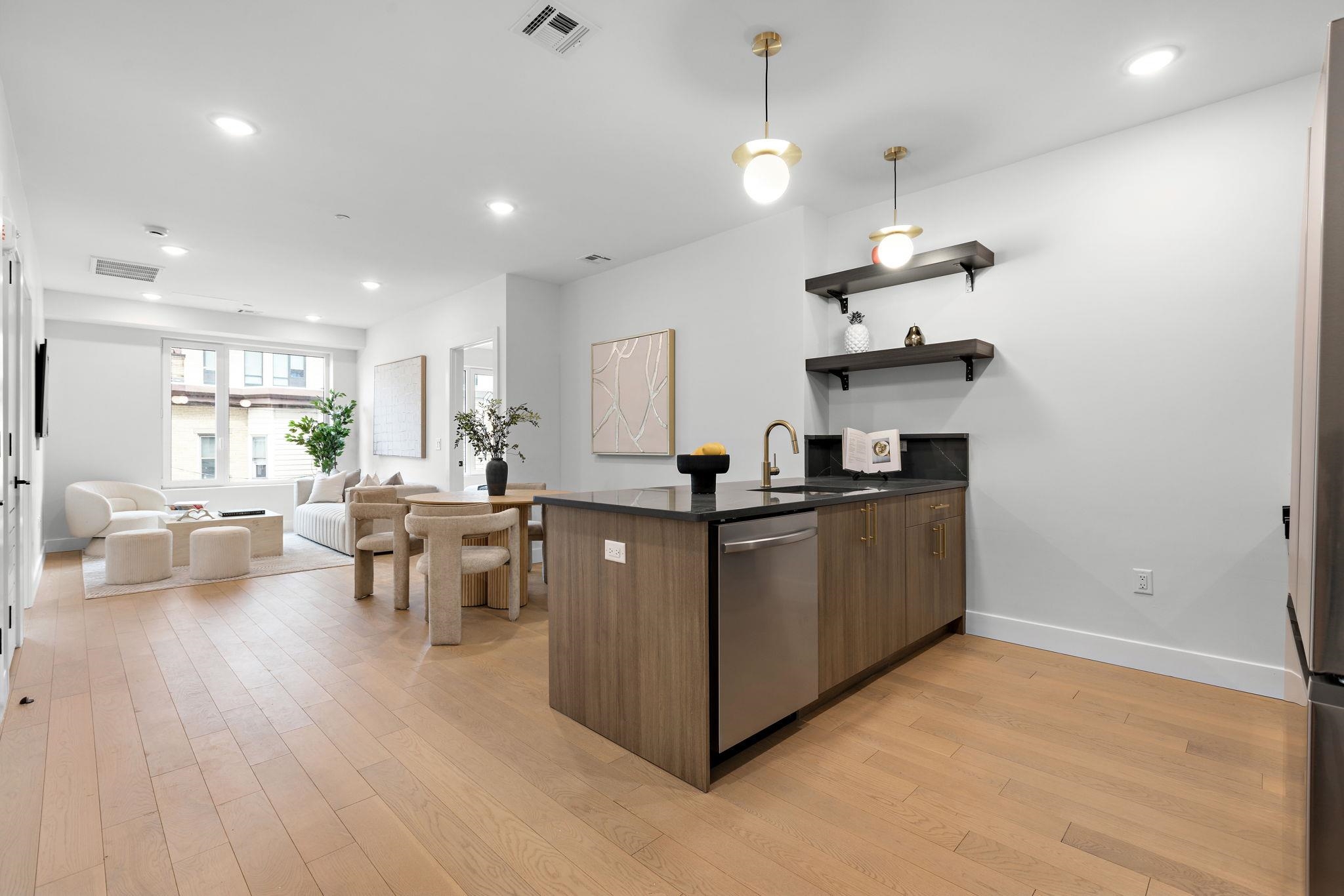 35 ORCHARD ST Unit: 204