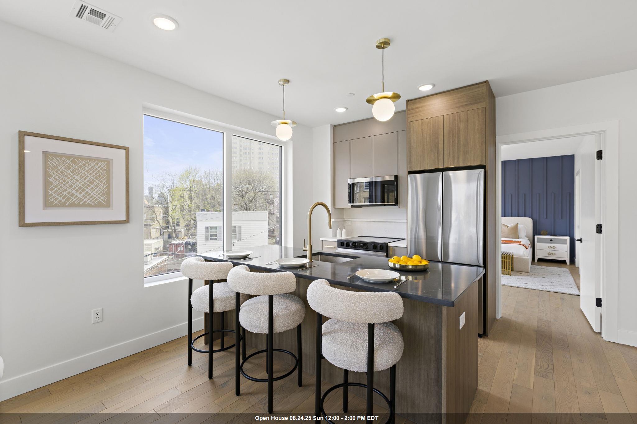35 ORCHARD ST Unit: 202