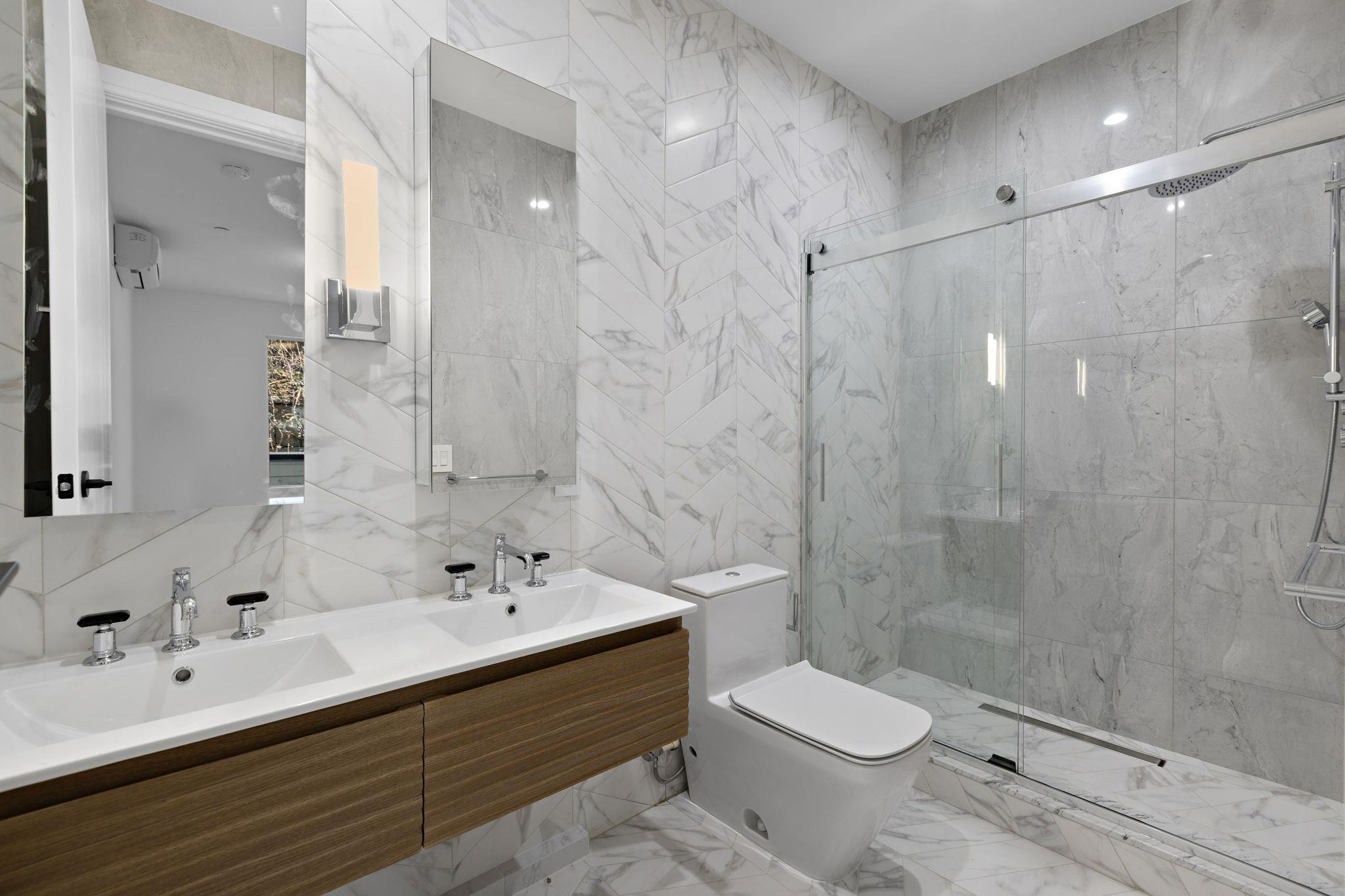 391 1ST ST Unit: 2-D