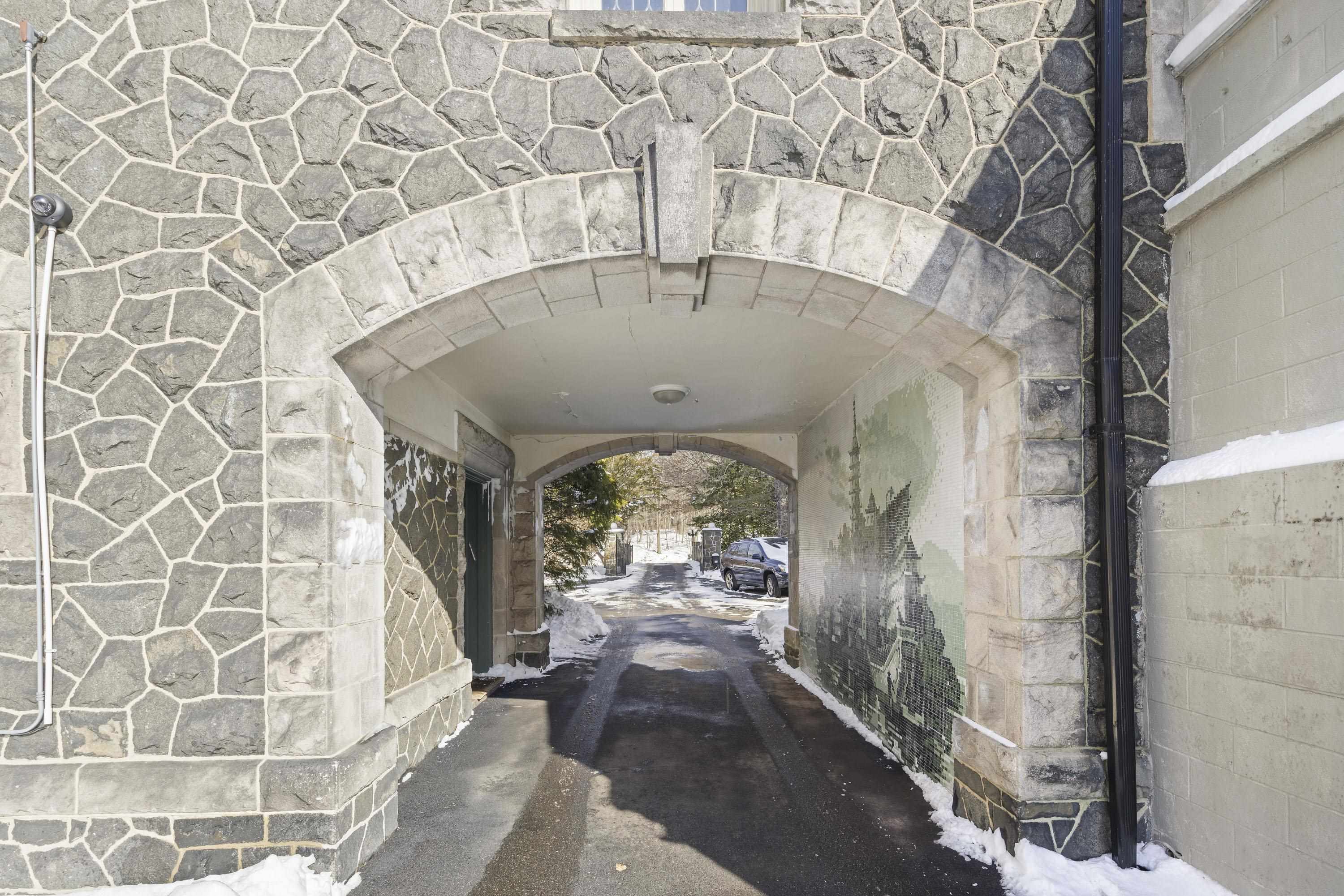 394 EAST PALISADE AVE
